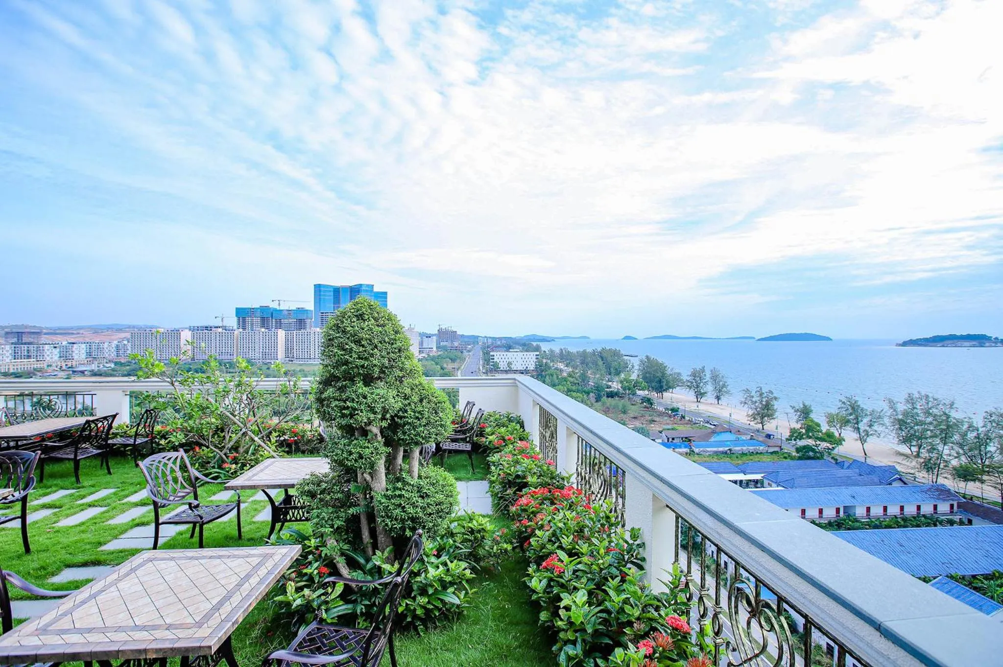 Property building in Sea Breeze Hotel & Villa