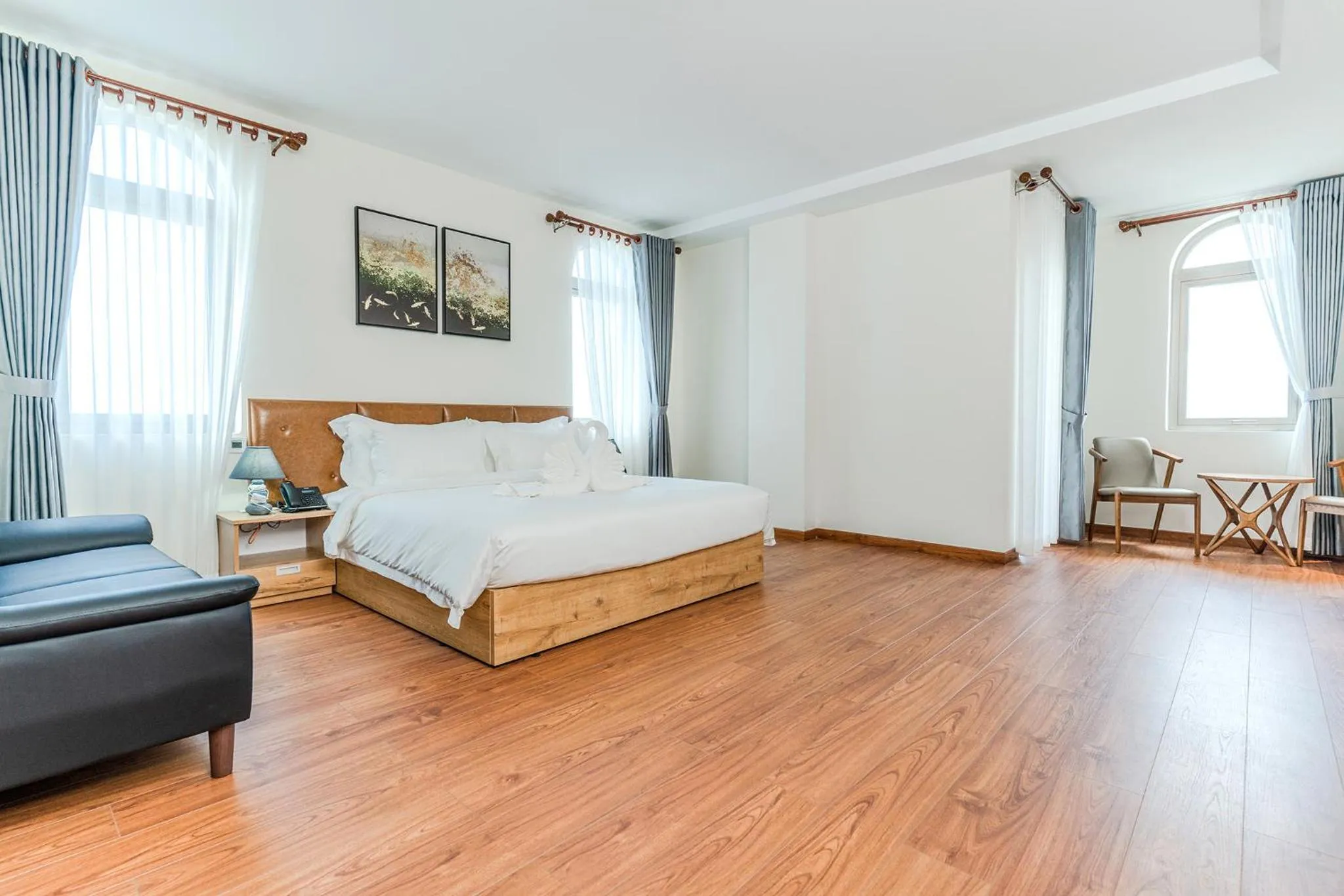 Bedroom, Bed in Sea Breeze Hotel & Villa