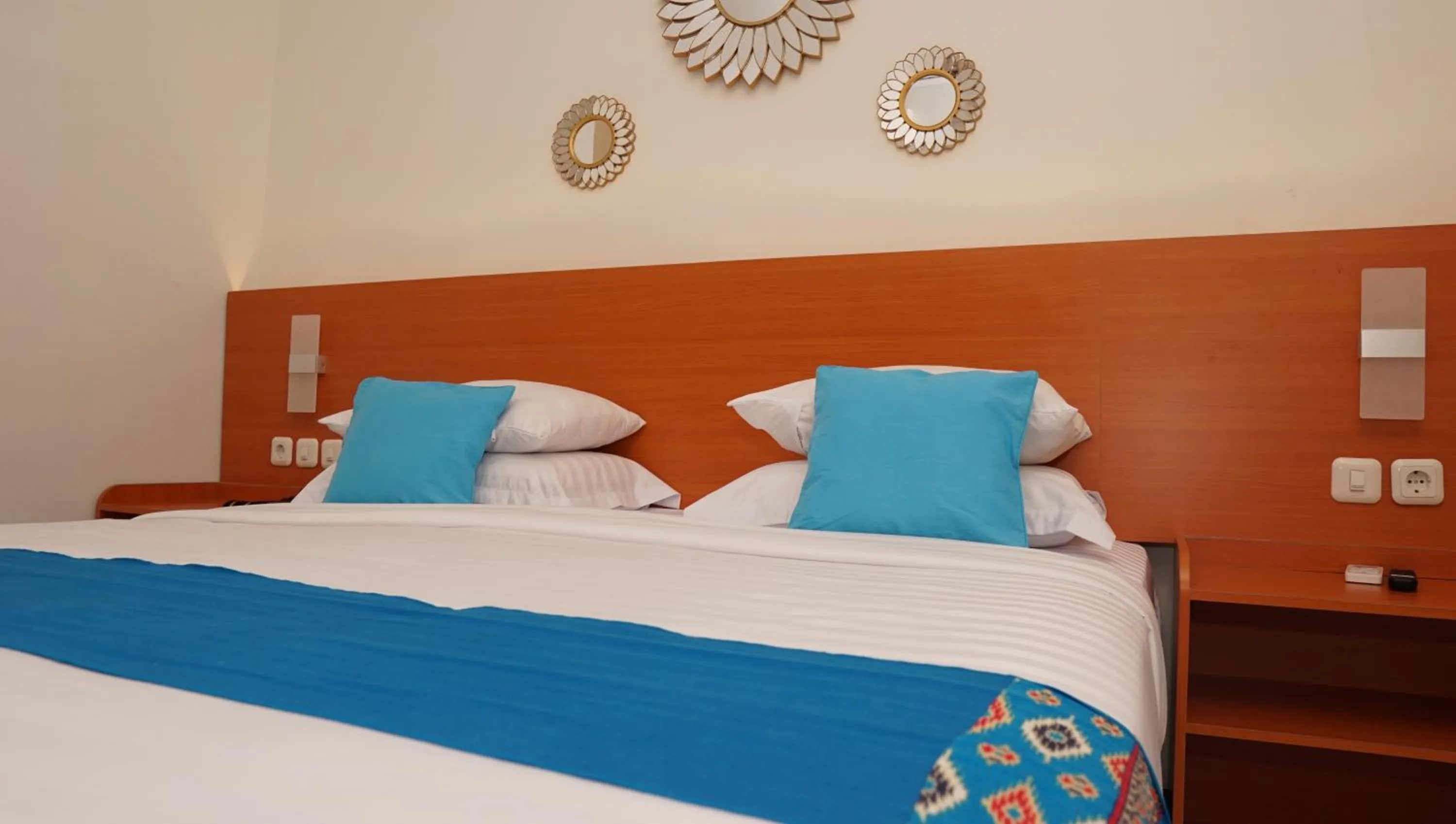 Bed in Jazz Room Kampung Inggris Syariah