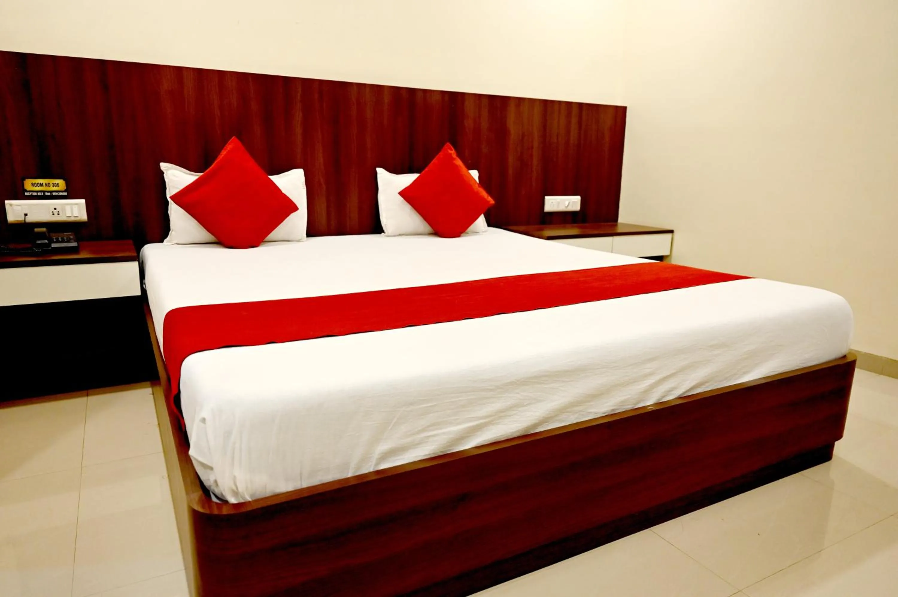 Bed in Hotel Sagar