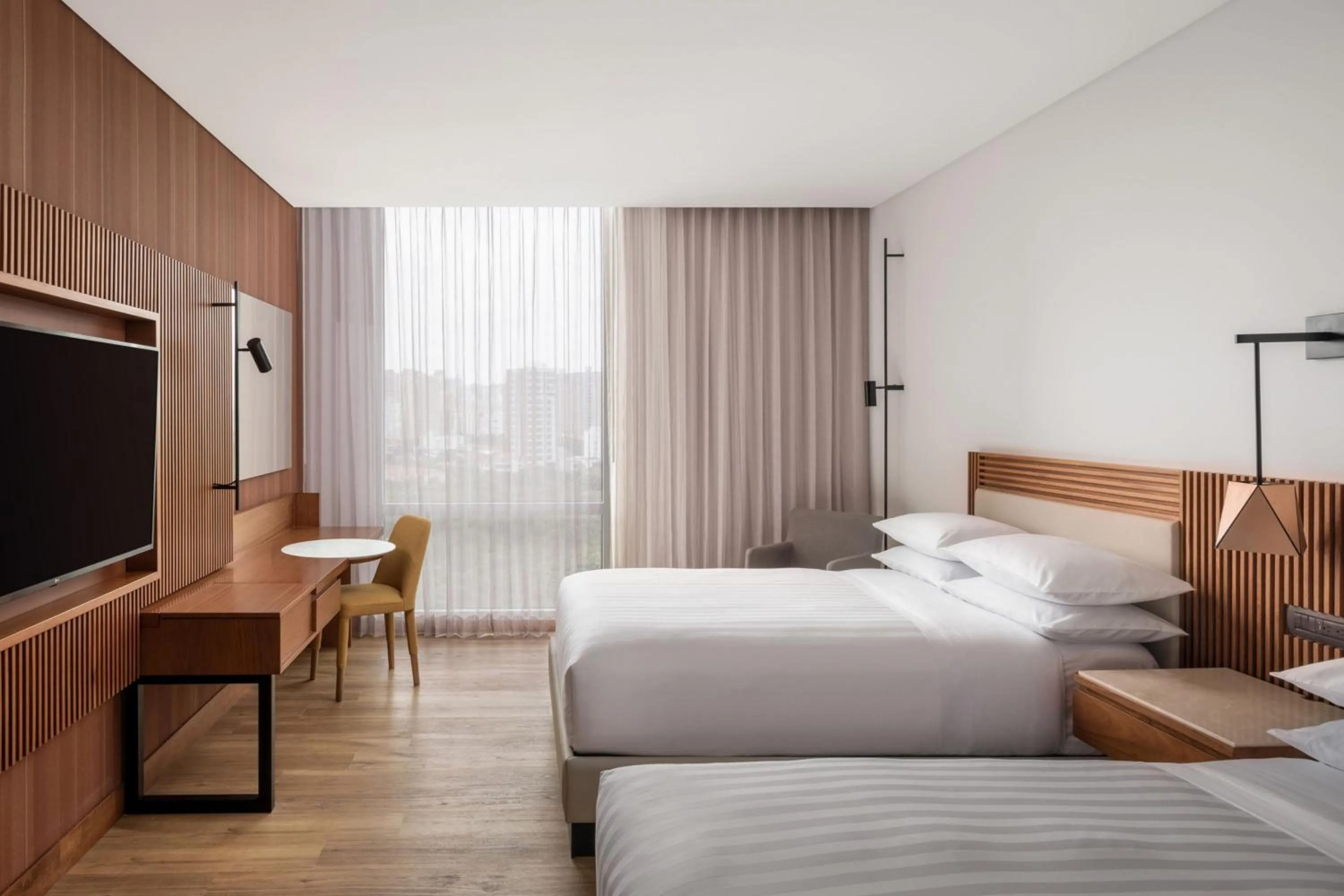 Photo of the whole room, Bed in Barranquilla Marriott Hotel