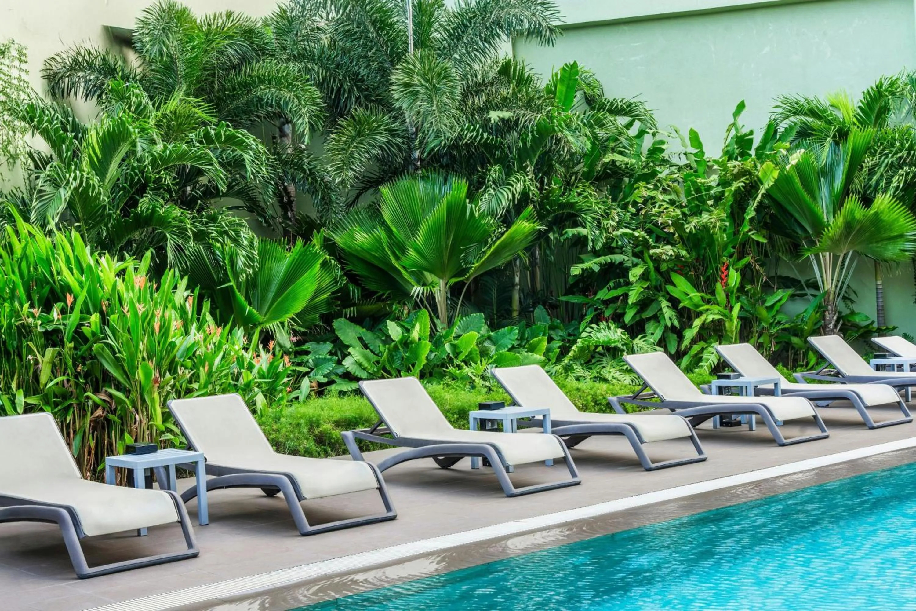 Swimming pool in Barranquilla Marriott Hotel