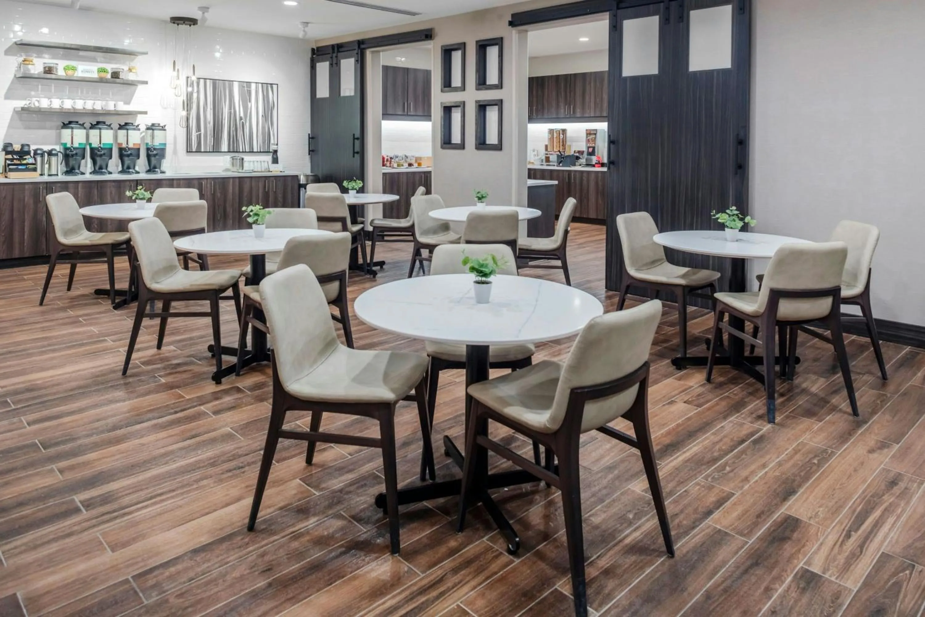 Breakfast in Residence Inn by Marriott Detroit Sterling Heights