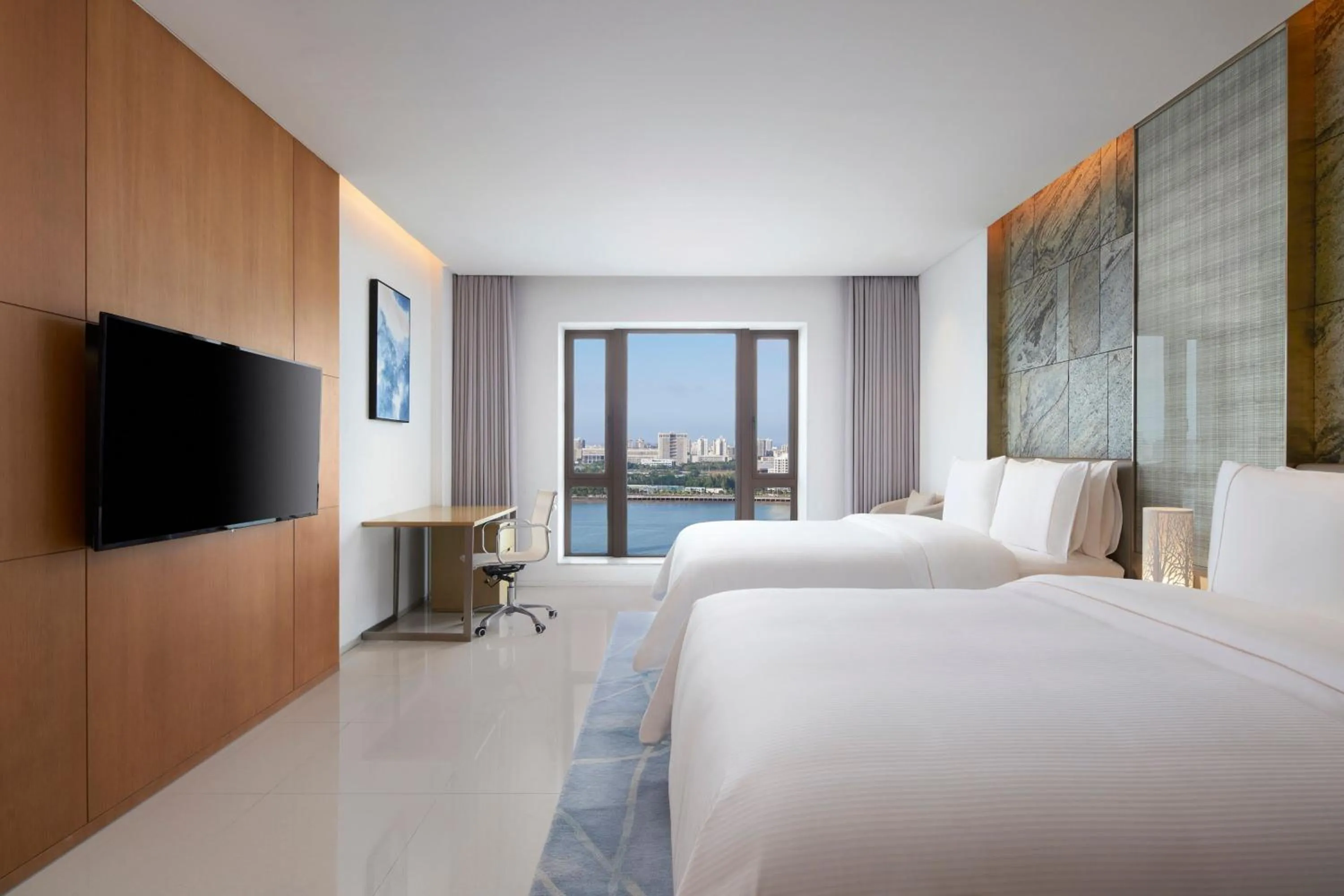 Photo of the whole room, Bed in The Westin Haikou