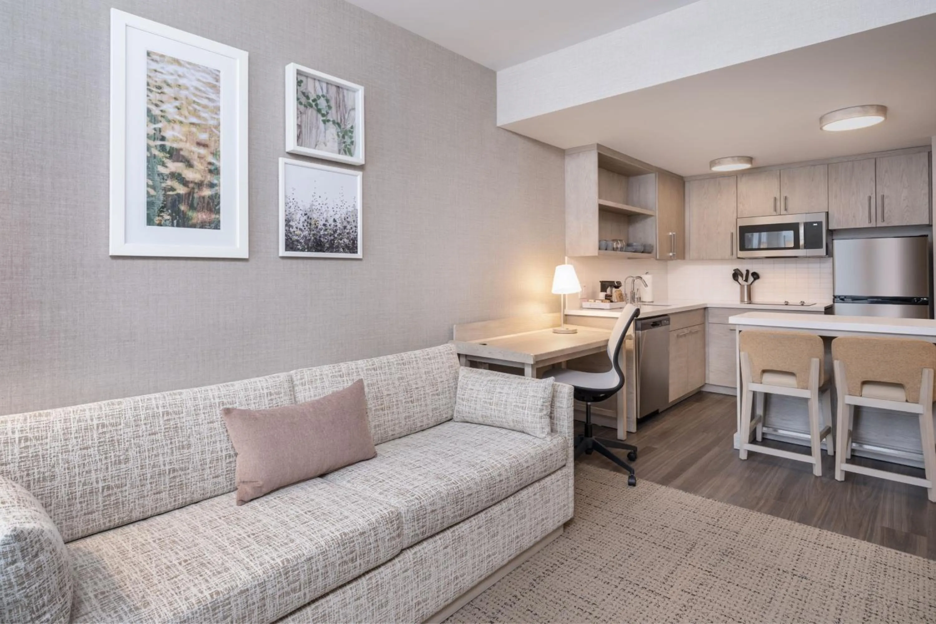 Bedroom in Element San Jose Airport