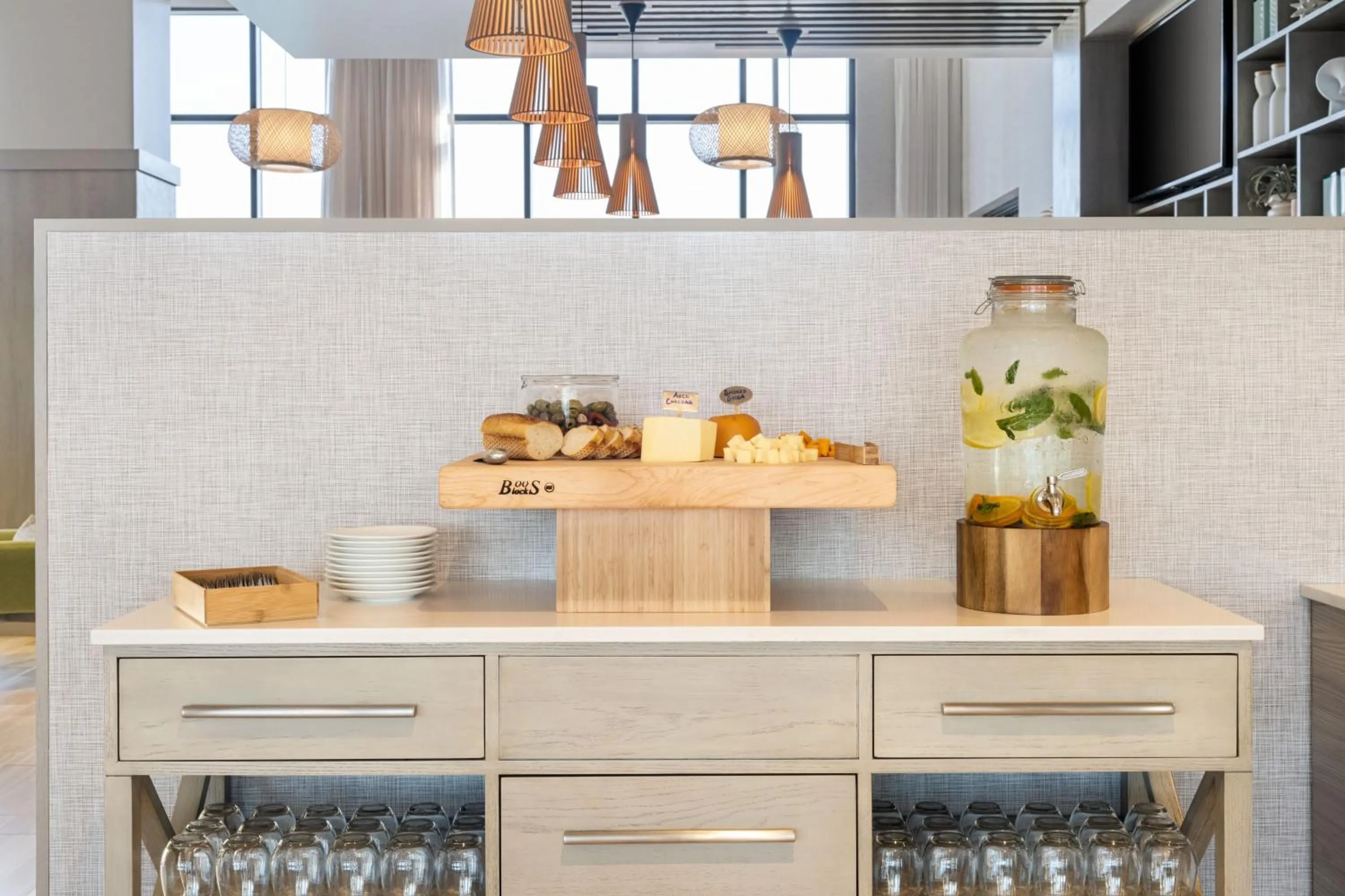 Lobby or reception in Element San Jose Airport