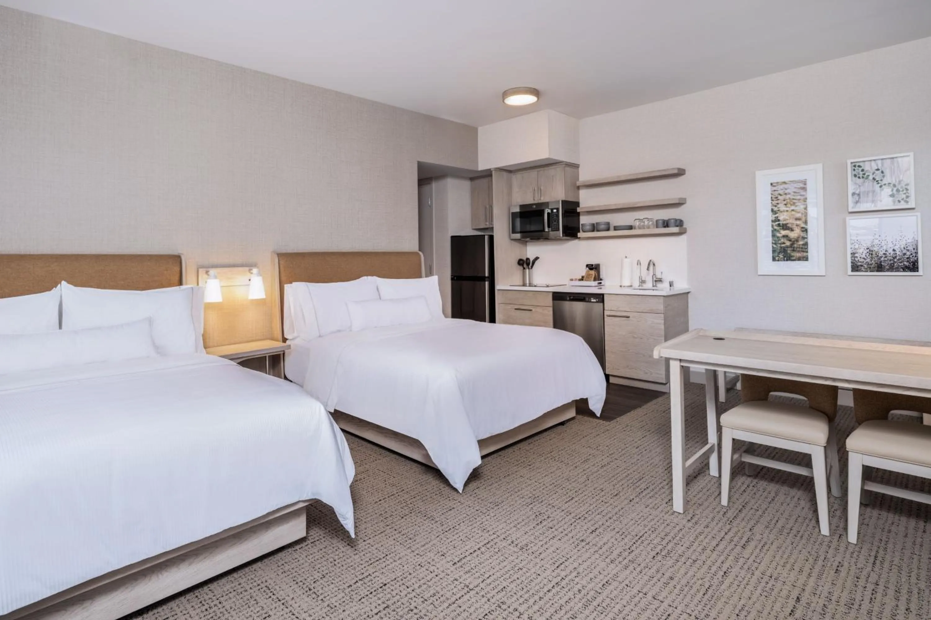 Photo of the whole room, Bed in Element San Jose Airport