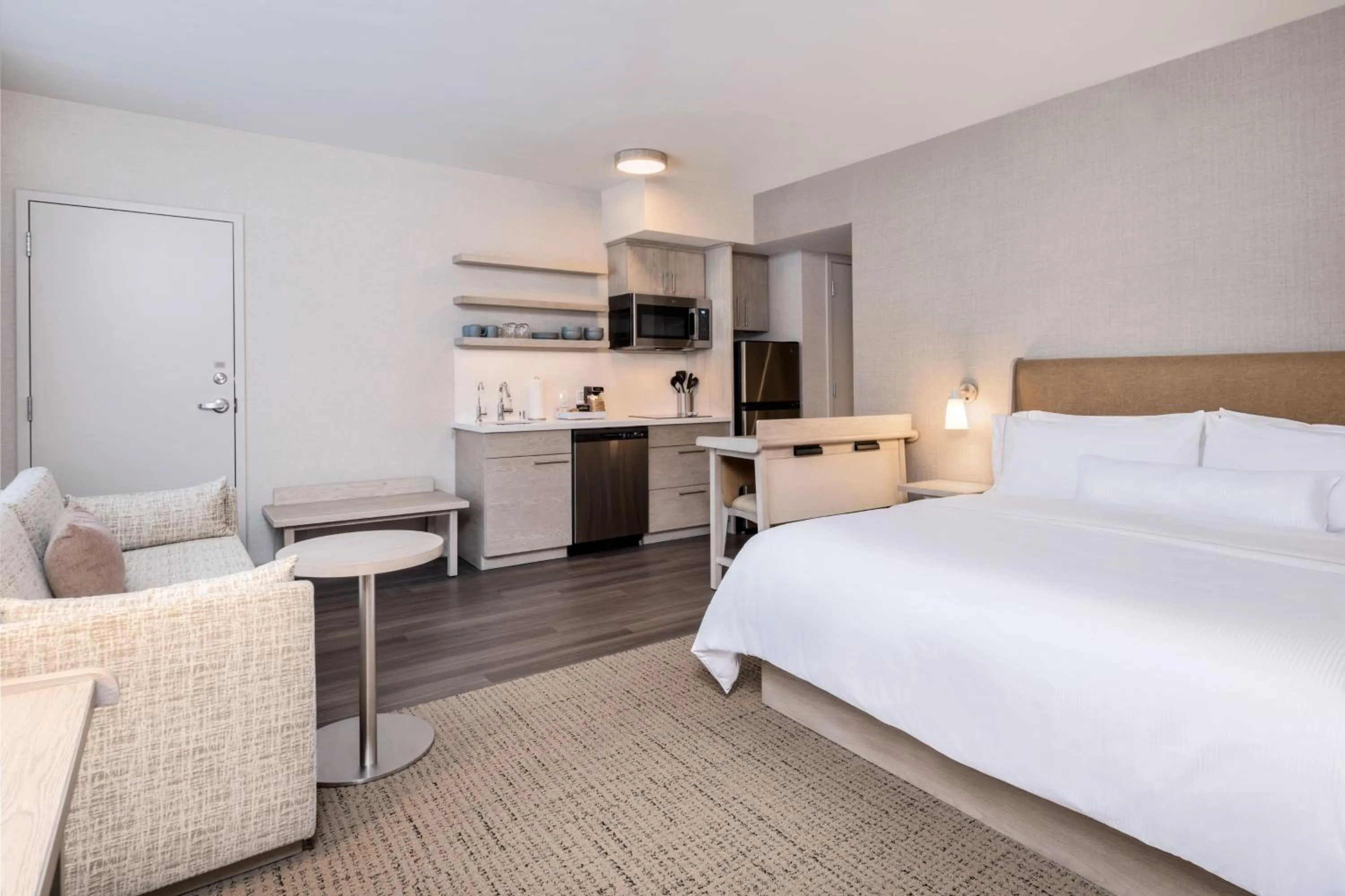 Photo of the whole room, Bed in Element San Jose Airport