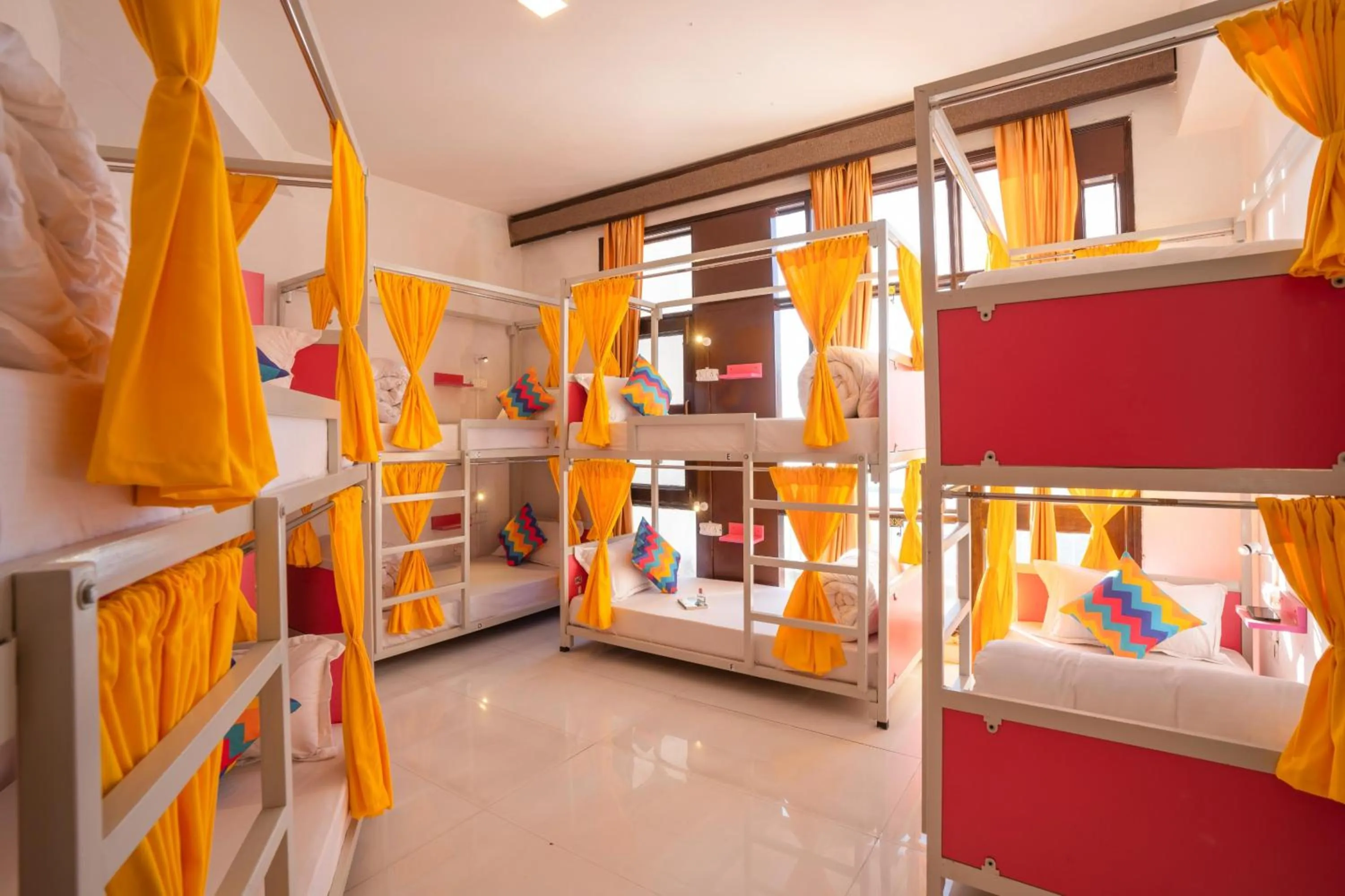 Bed in goSTOPS Mussoorie, Picture Palace