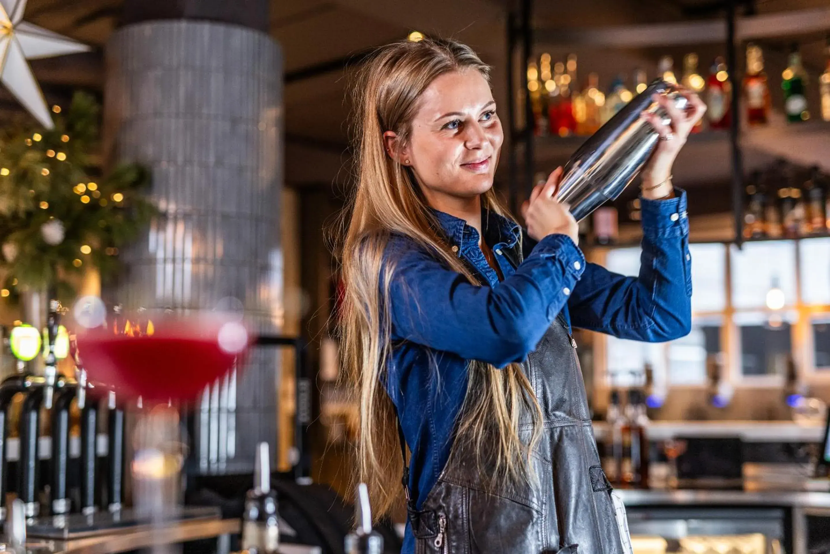 Lounge or bar in Pier 5 Hotel Lounge or bar in Pier 5 Hotel
