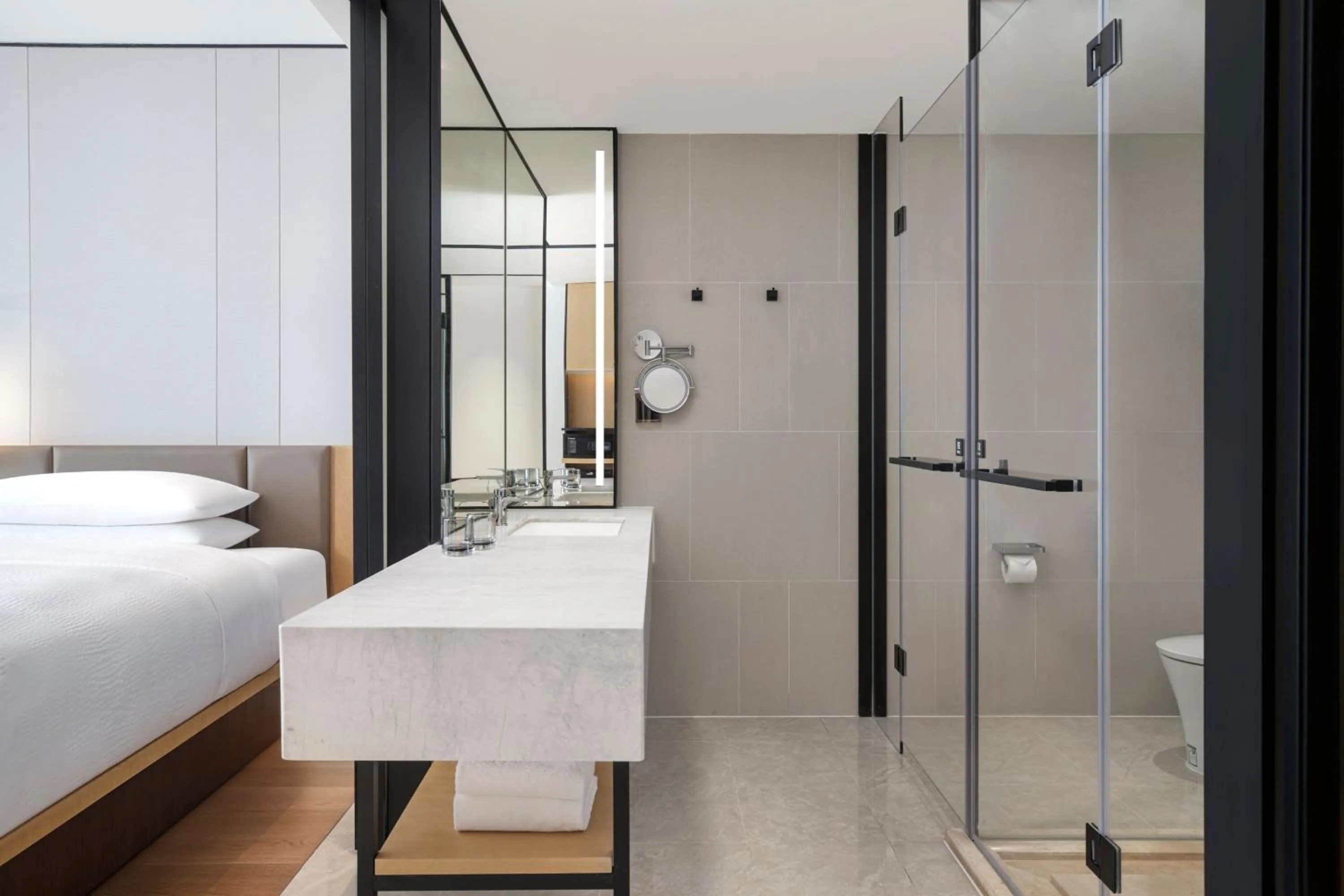 Bathroom, Bed in Fairfield by Marriott Shenshan Special Cooperation Zone