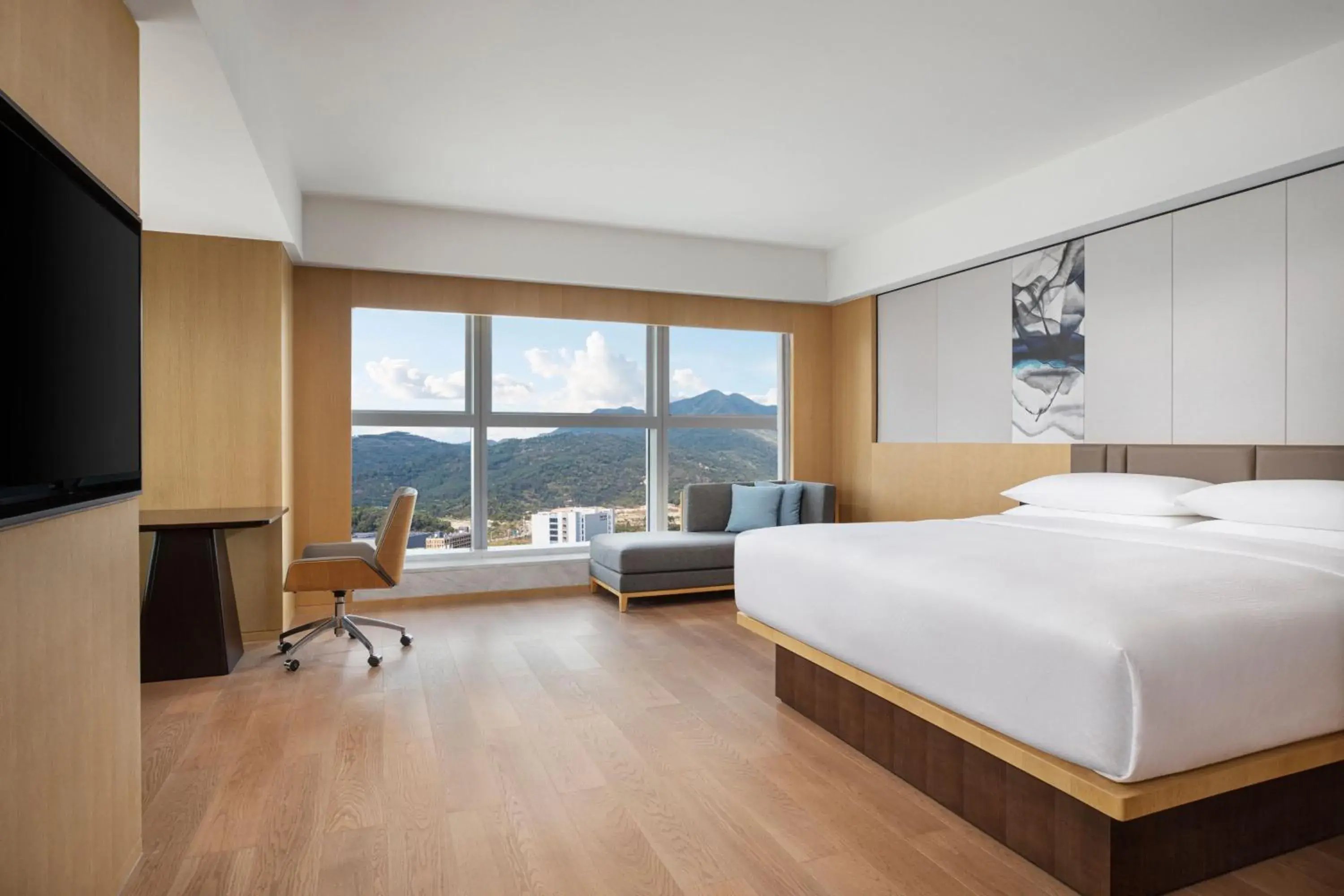Business King Suite with Balcony and City View in Fairfield by Marriott Shenshan Special Cooperation Zone Business King Suite with Balcony and City View in Fairfield by Marriott Shenshan Special Cooperation Zone