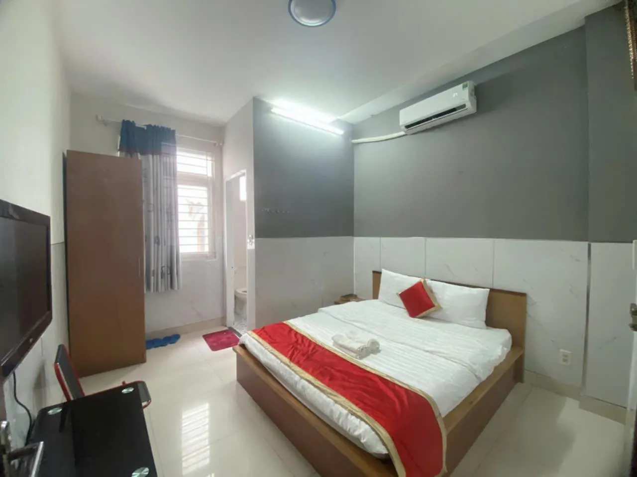 Bedroom, Bed in Lucky hotel