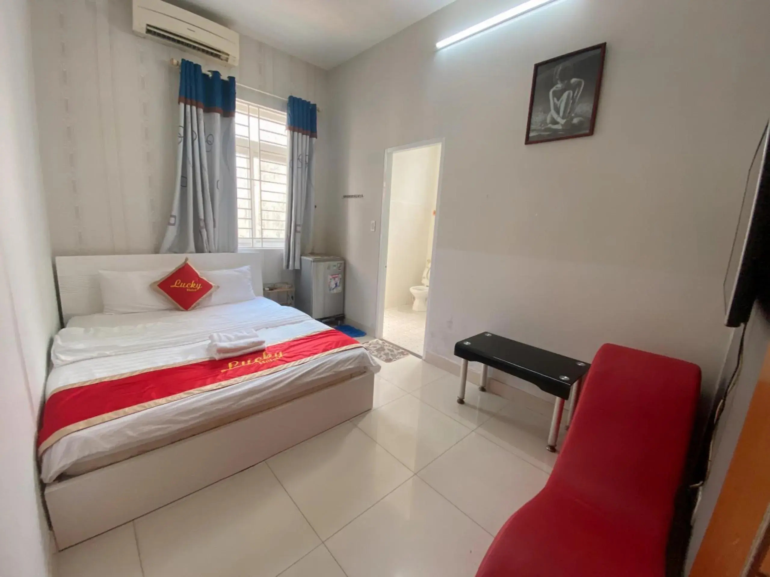 hair dresser, Bed in Lucky hotel hair dresser, Bed in Lucky hotel