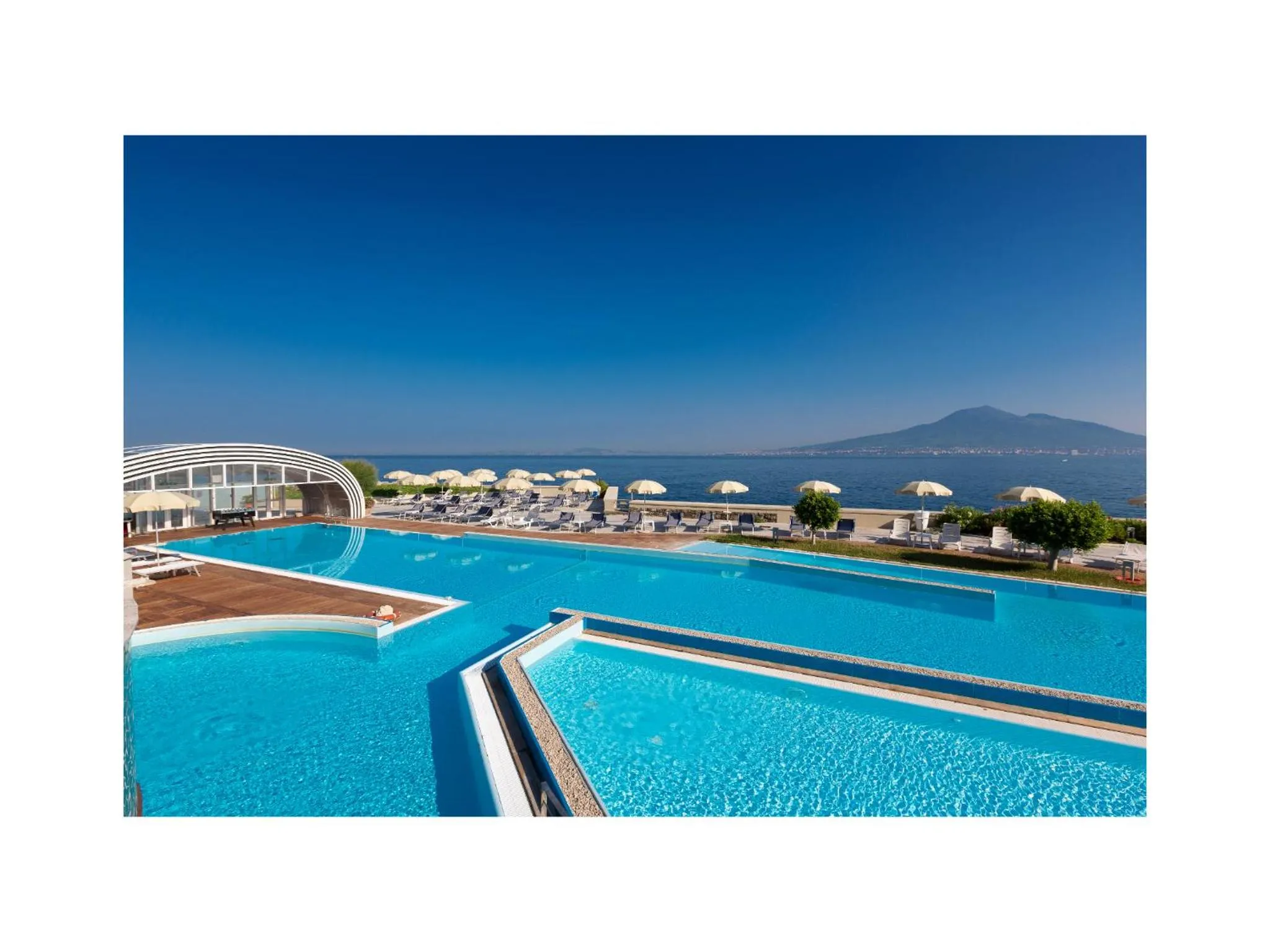 Swimming pool in Towers Hotel Stabiae Sorrento Coast