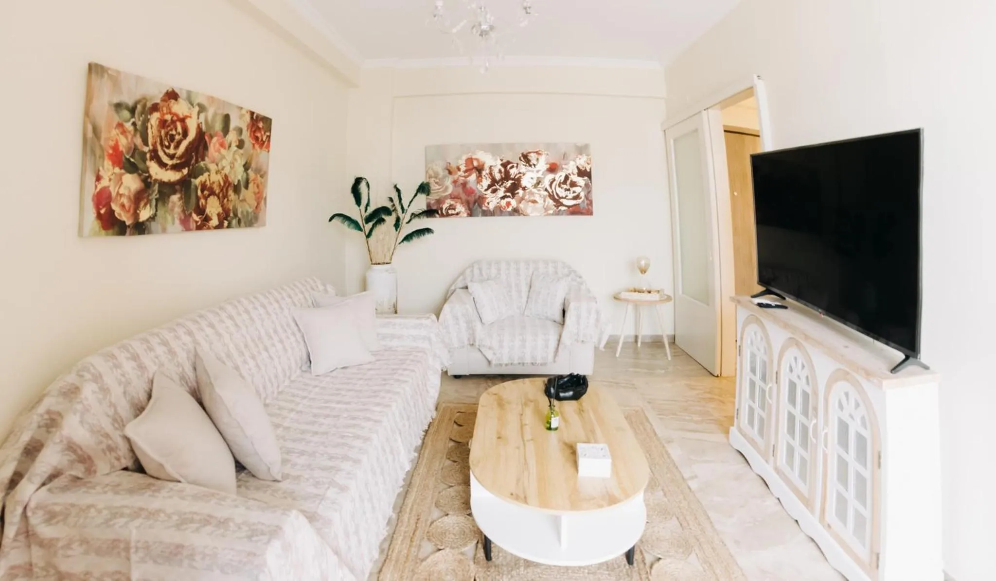 TV and multimedia in Best House Saint John, New Port of Patras