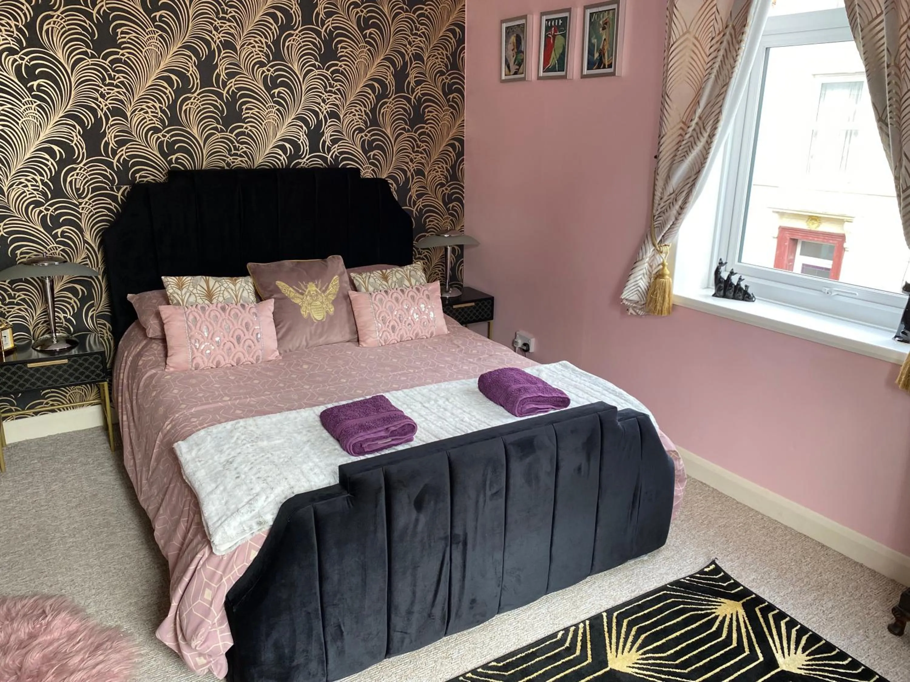 Bed in Bedford House Retreat