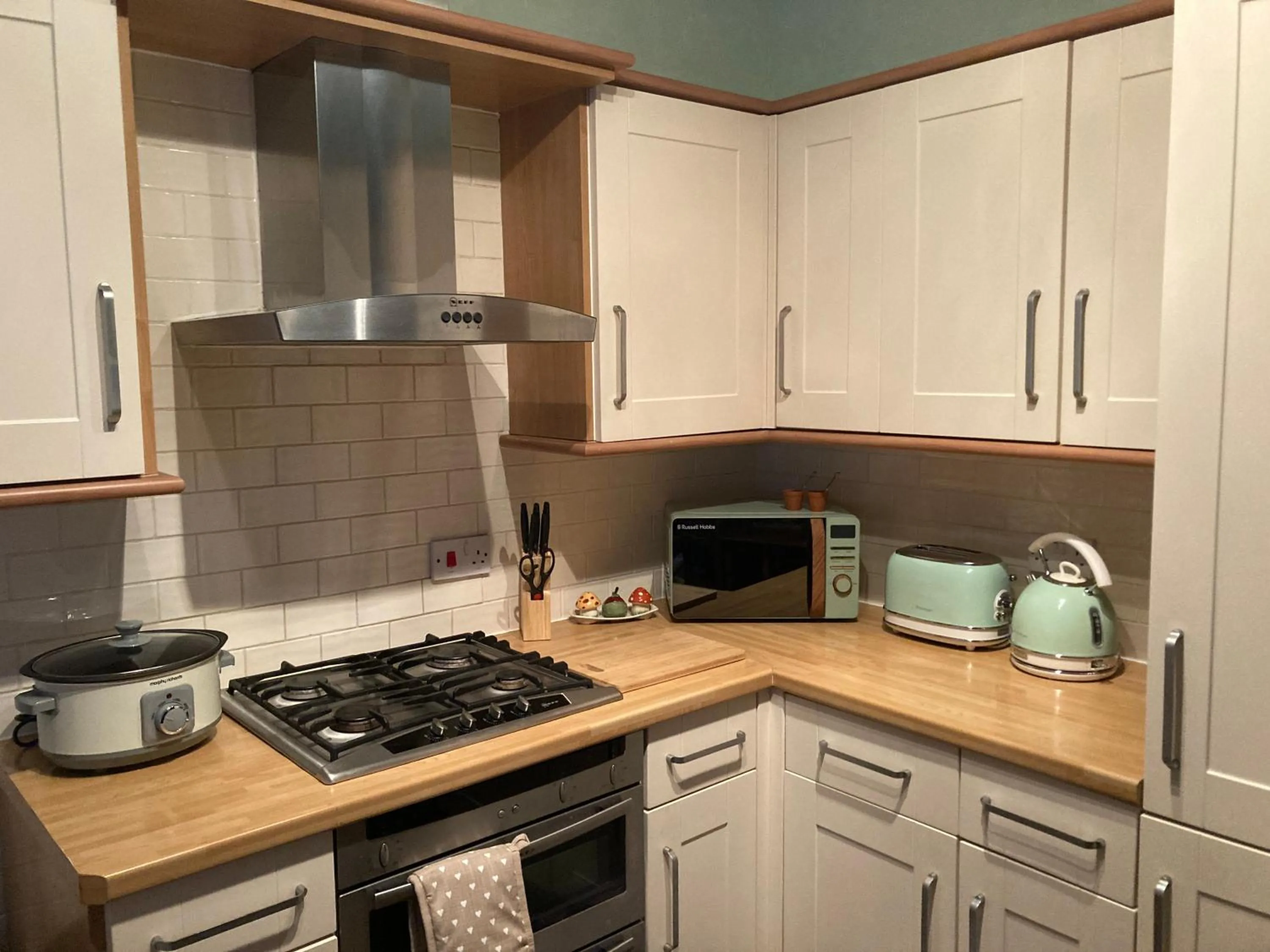 Coffee/tea facilities in Bedford House Retreat