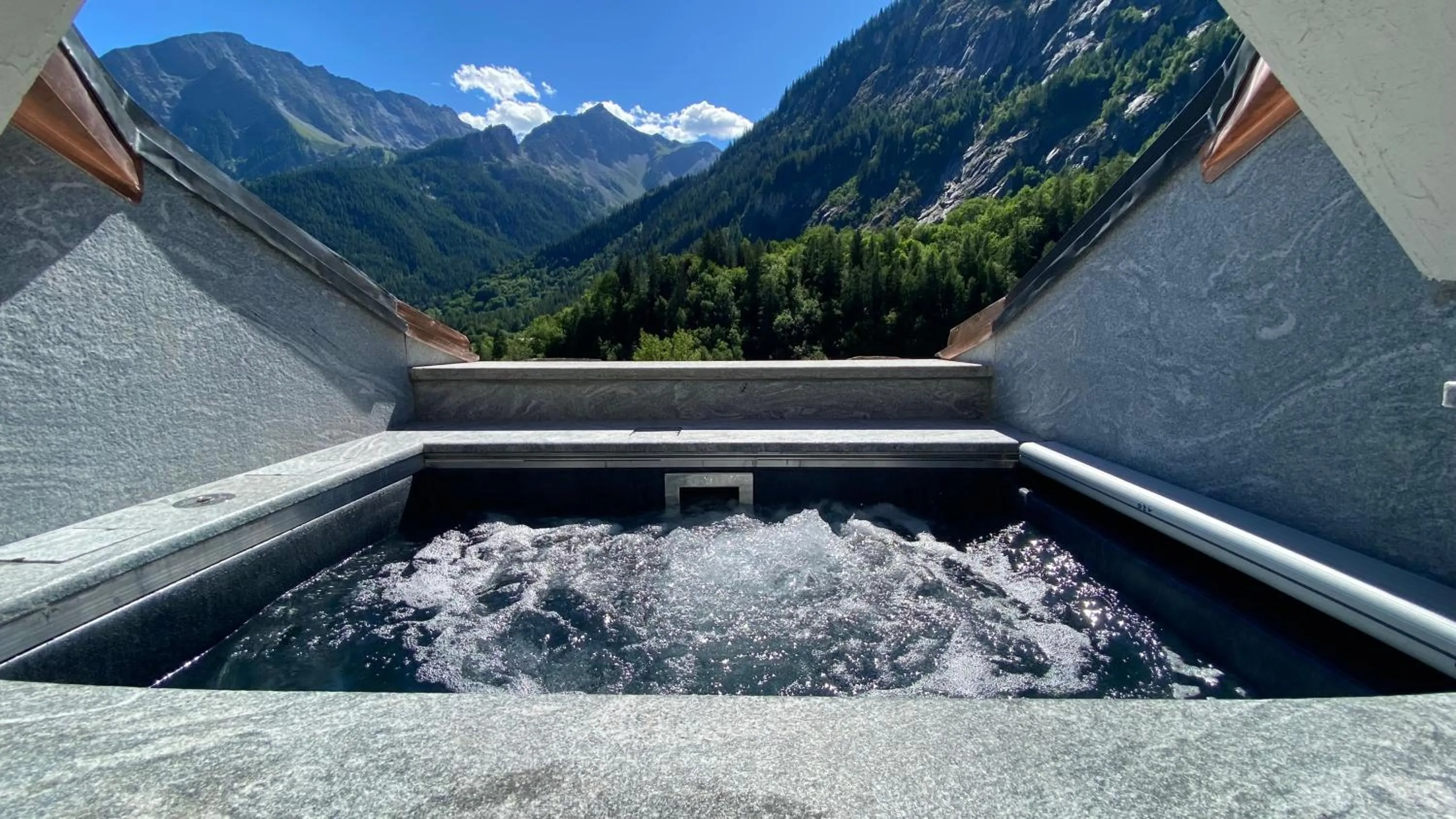 Hot Tub in Gran Baita Hotel & Wellness