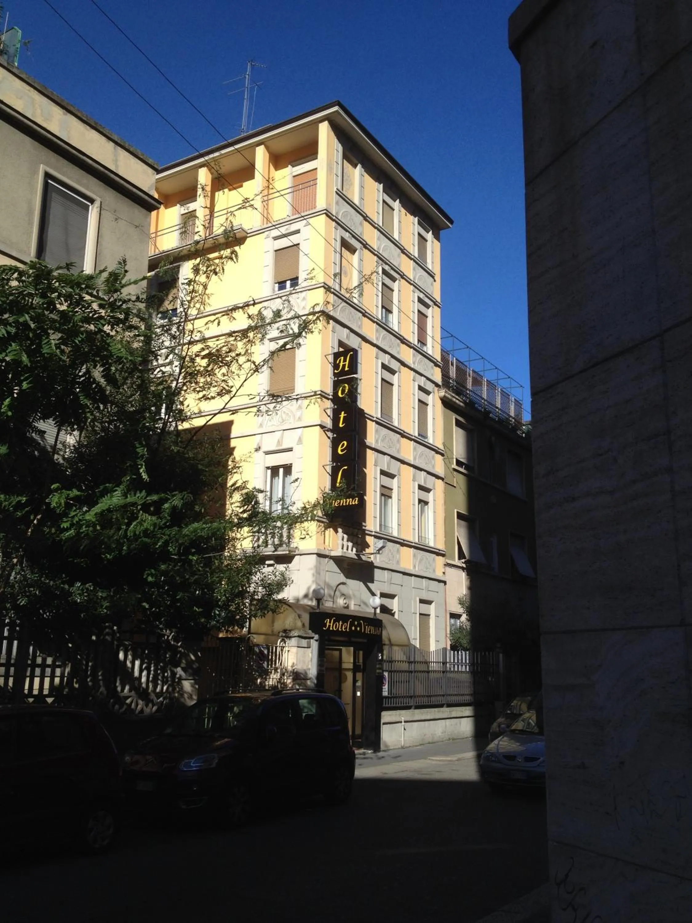 Facade/entrance in Hotel Vienna