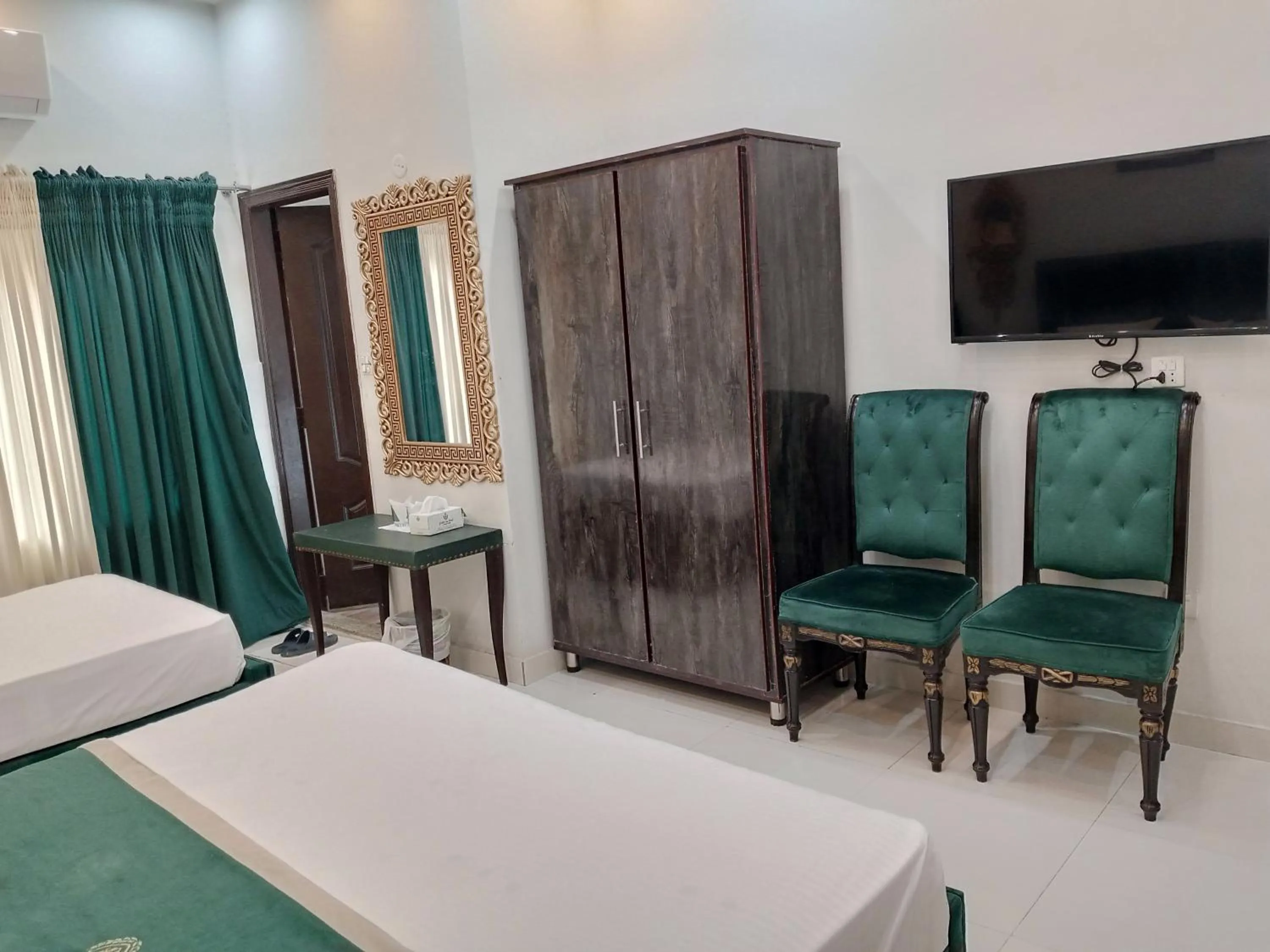 TV and multimedia, Bed in Golden One Hotel