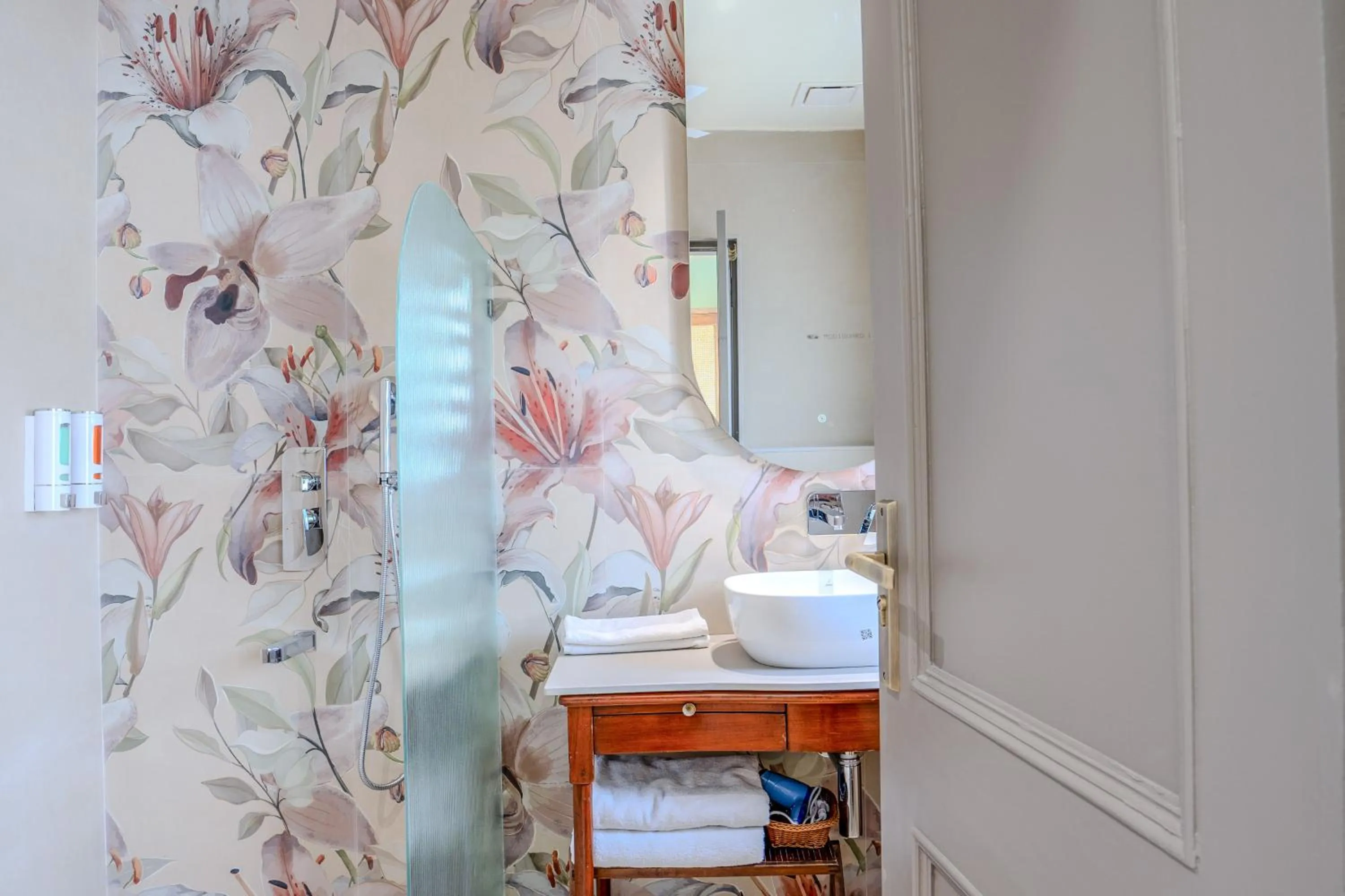 Bathroom in Girisadan - A City Centre Boutique Hotel