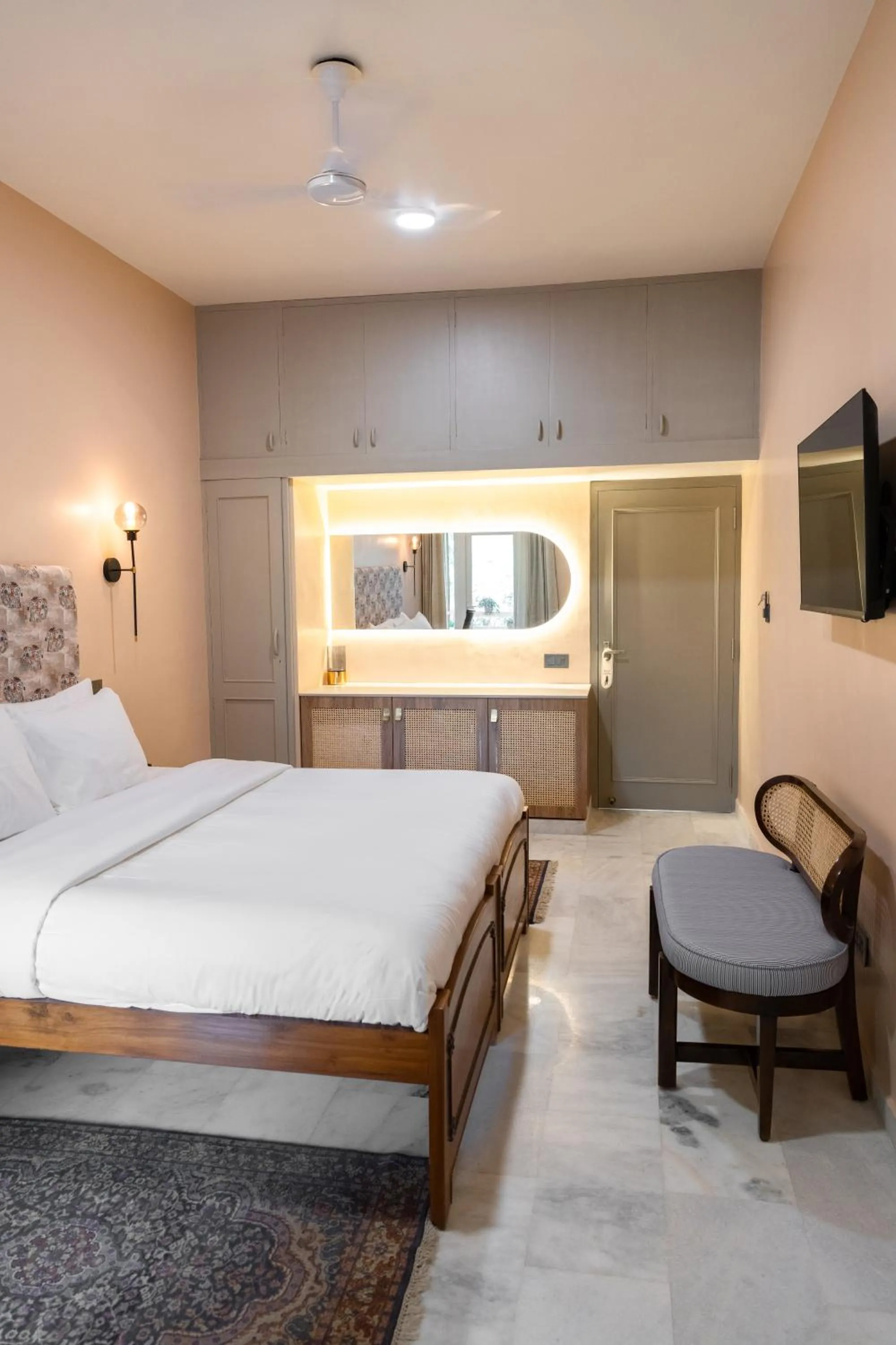 Bed in Girisadan - A City Centre Boutique Hotel