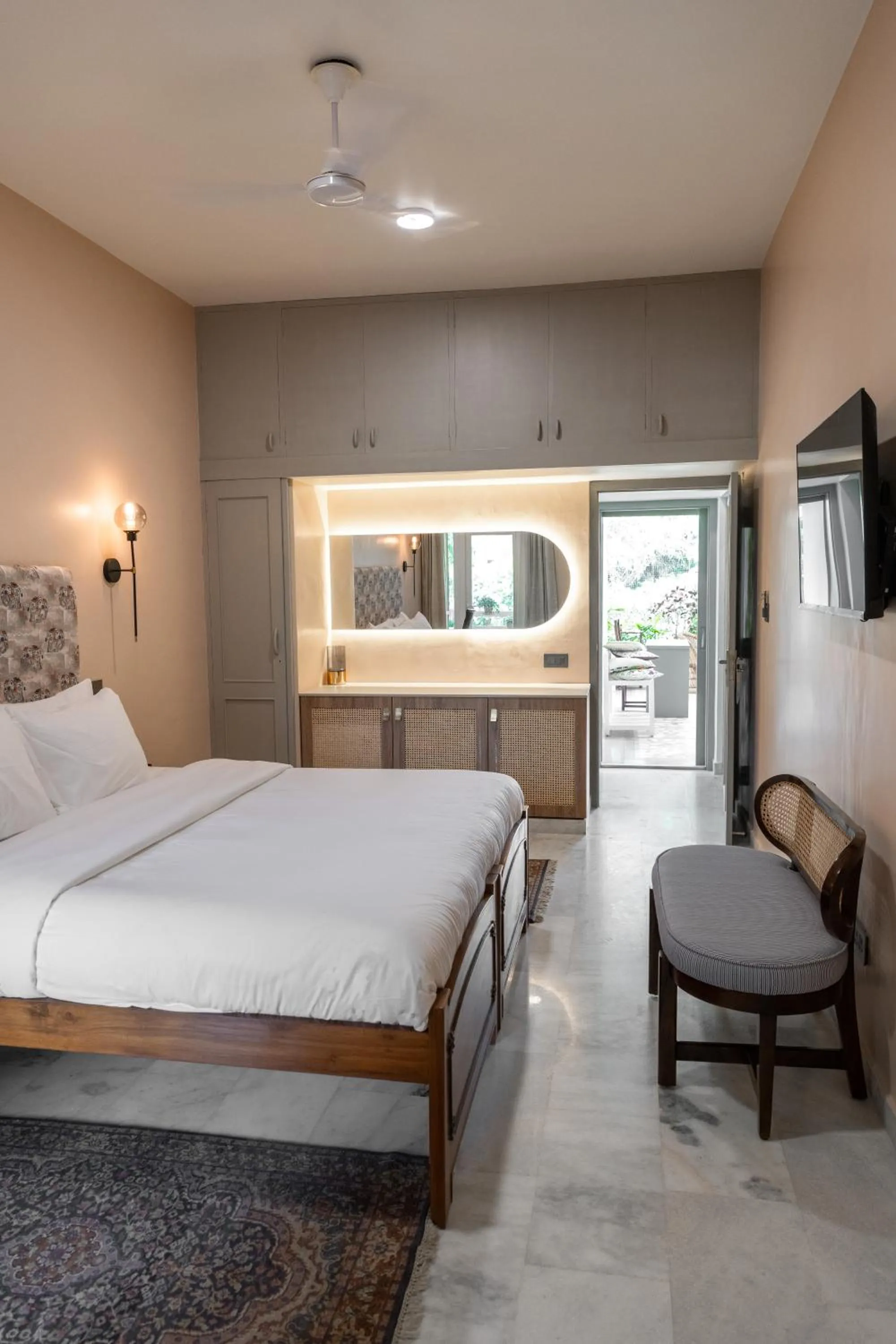 Bed in Girisadan - A City Centre Boutique Hotel