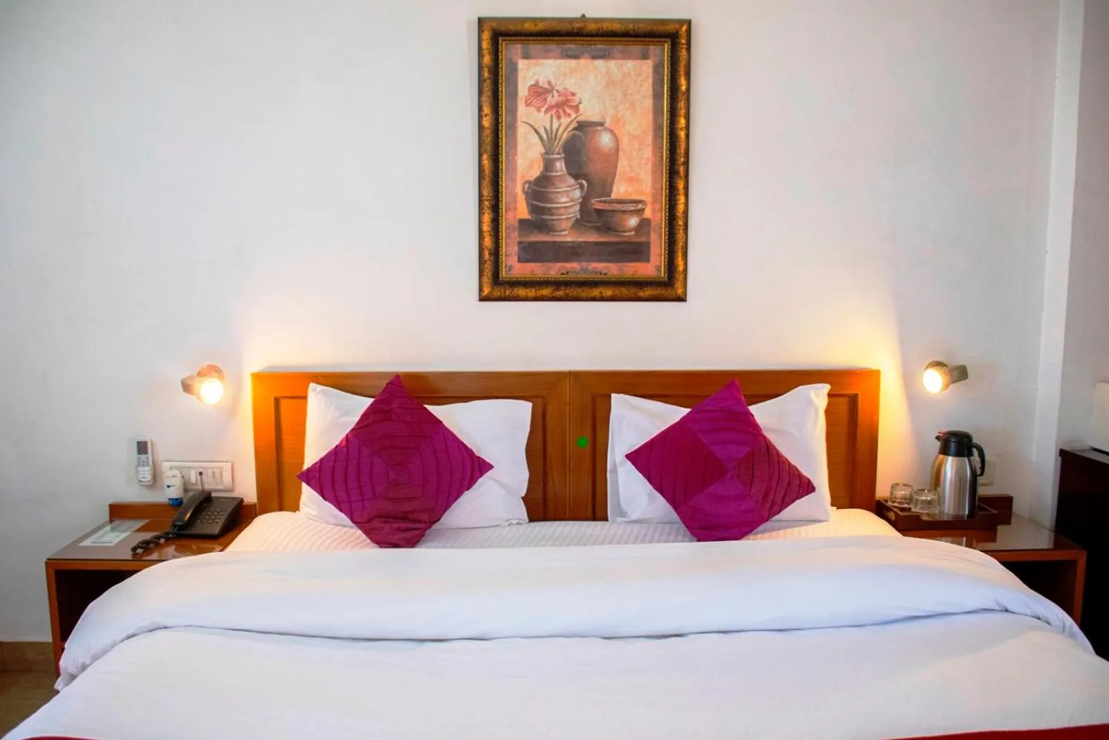 Bed in Girisadan - A City Centre Boutique Hotel