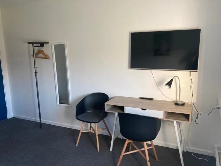 TV and multimedia in Motel Trafikcenter Sæby