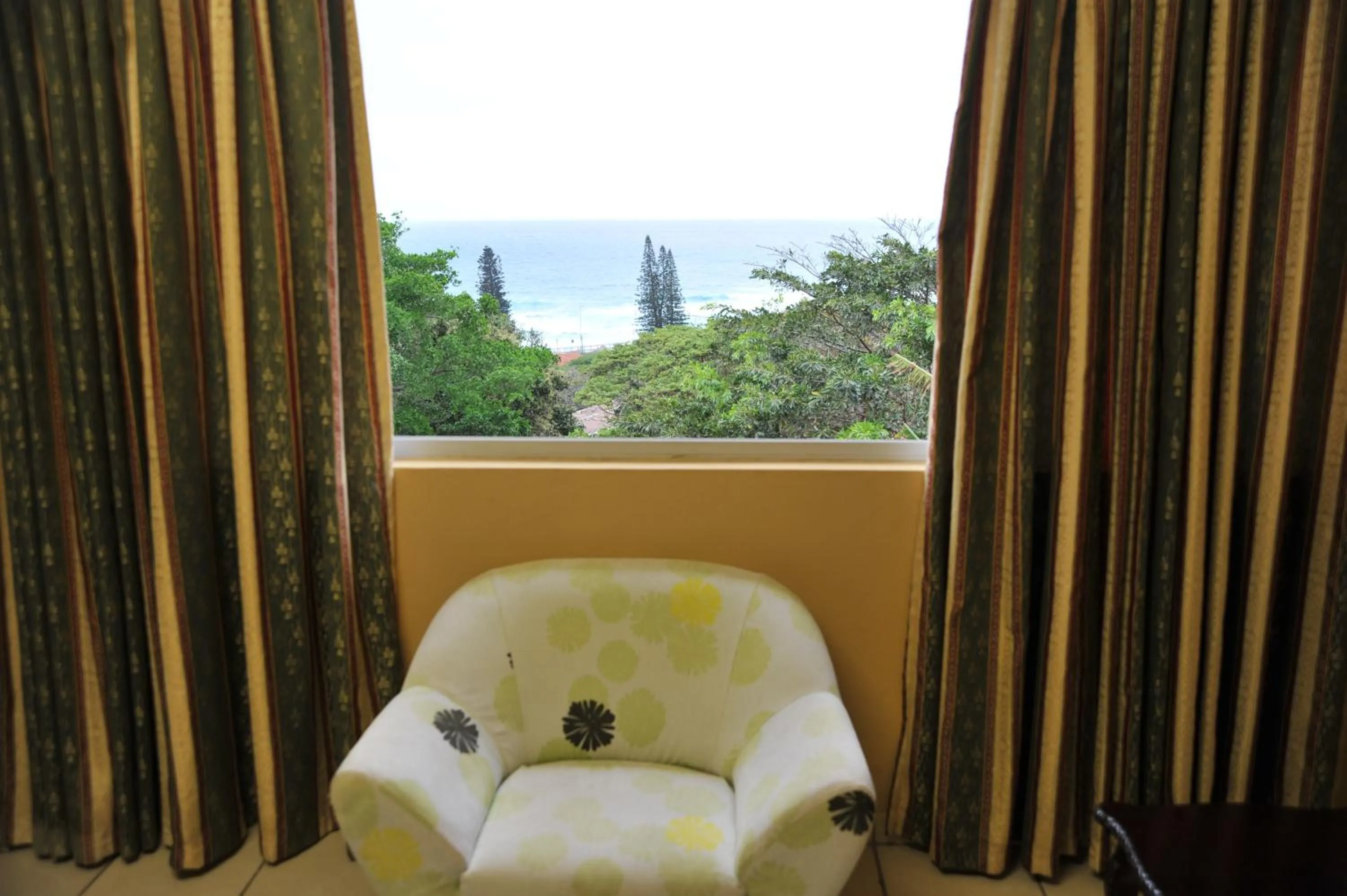 Lounge or bar in The Norwegian Lodge