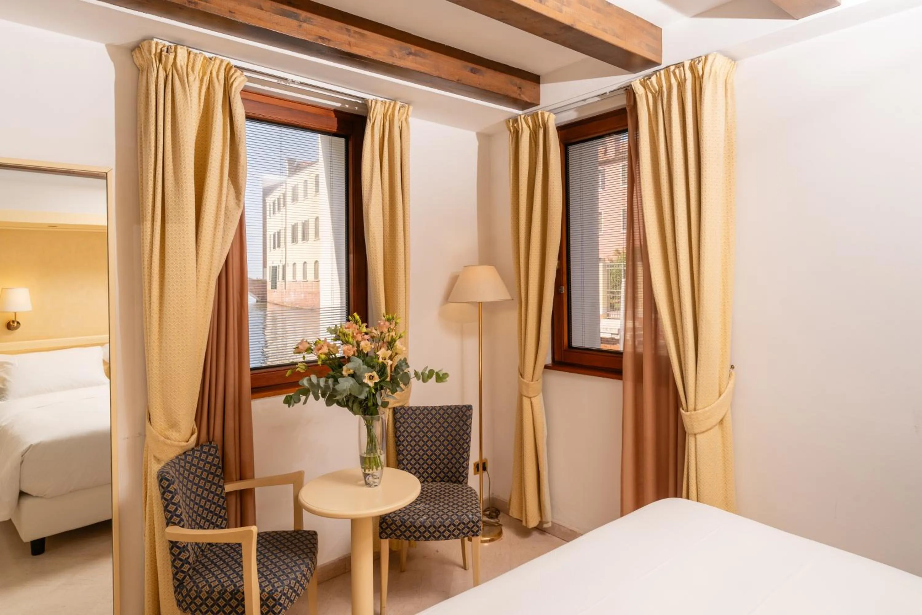 View (from property/room), Bed in Hotel Giudecca Venezia