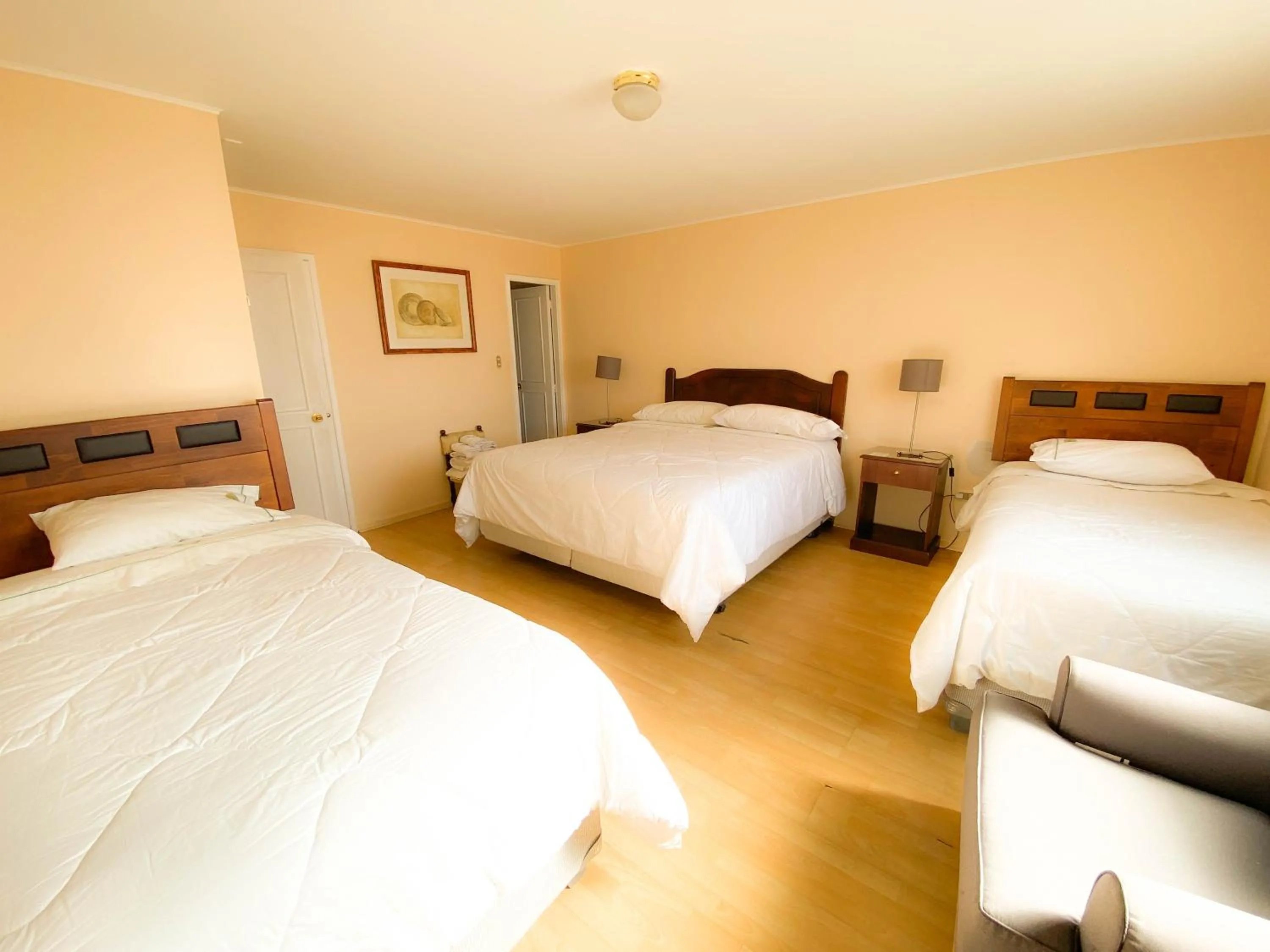 Photo of the whole room, Bed in Hotel Londres La Serena