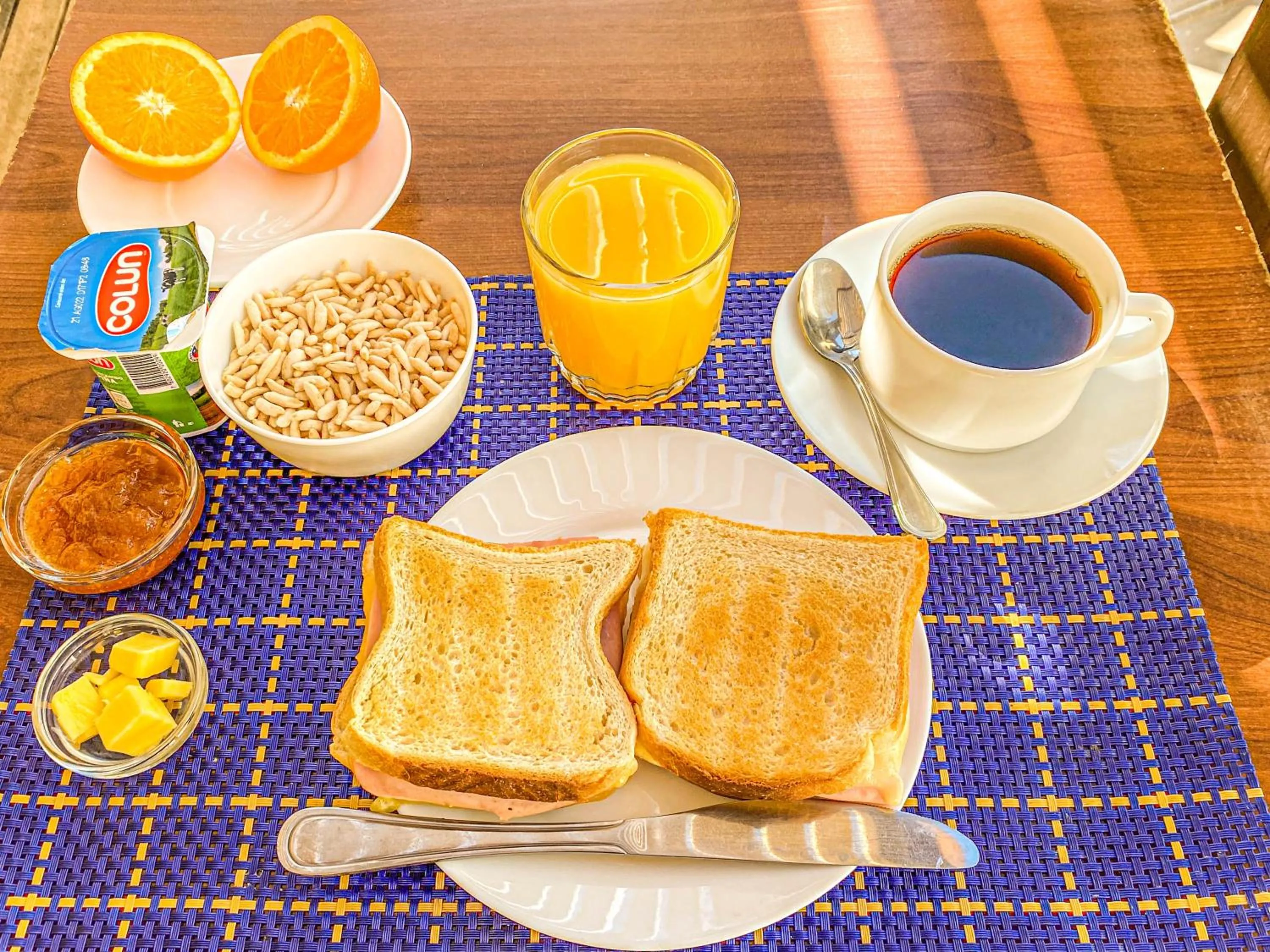 Breakfast in Hotel Londres La Serena