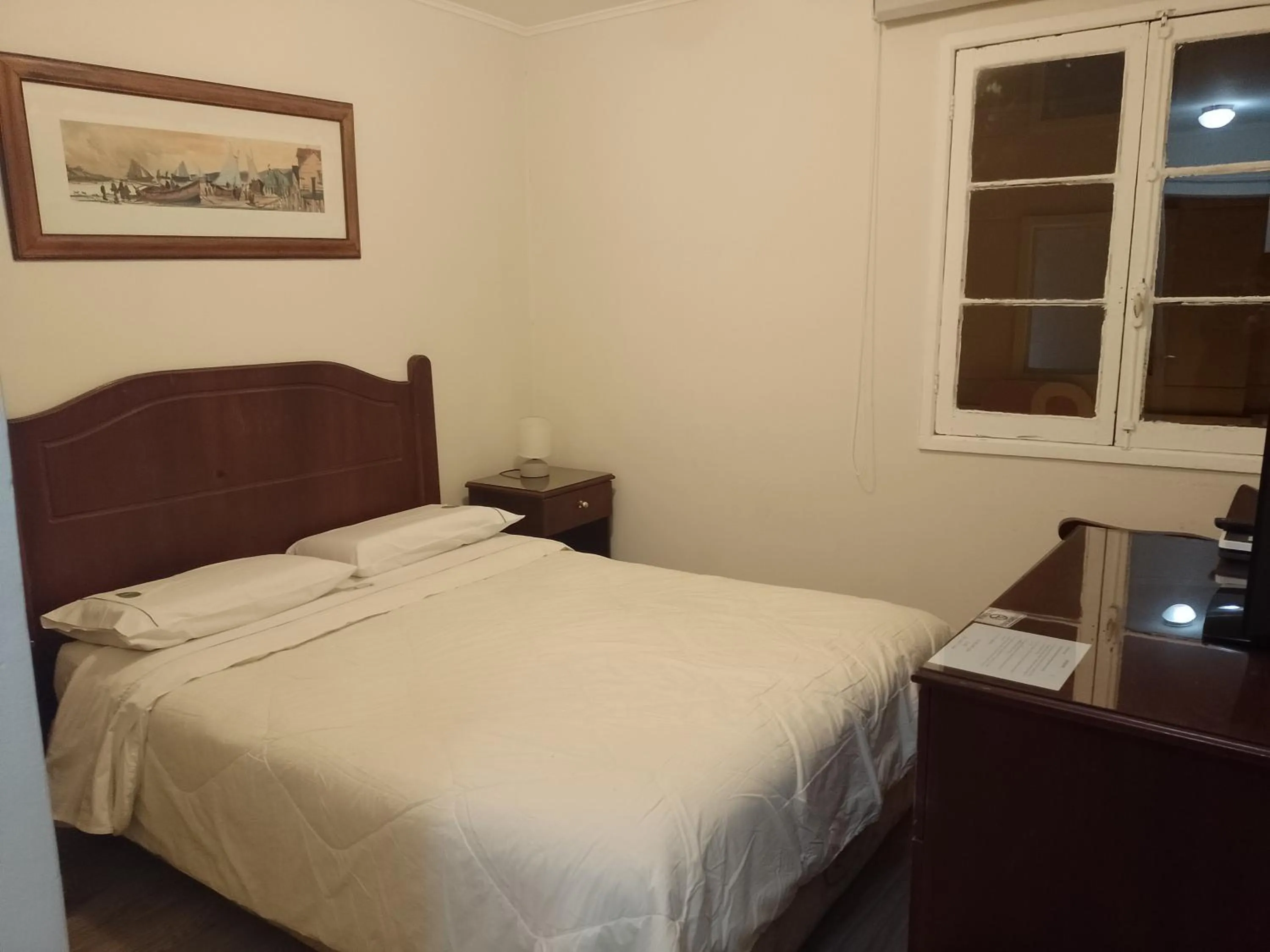 Bed in Hotel Londres La Serena