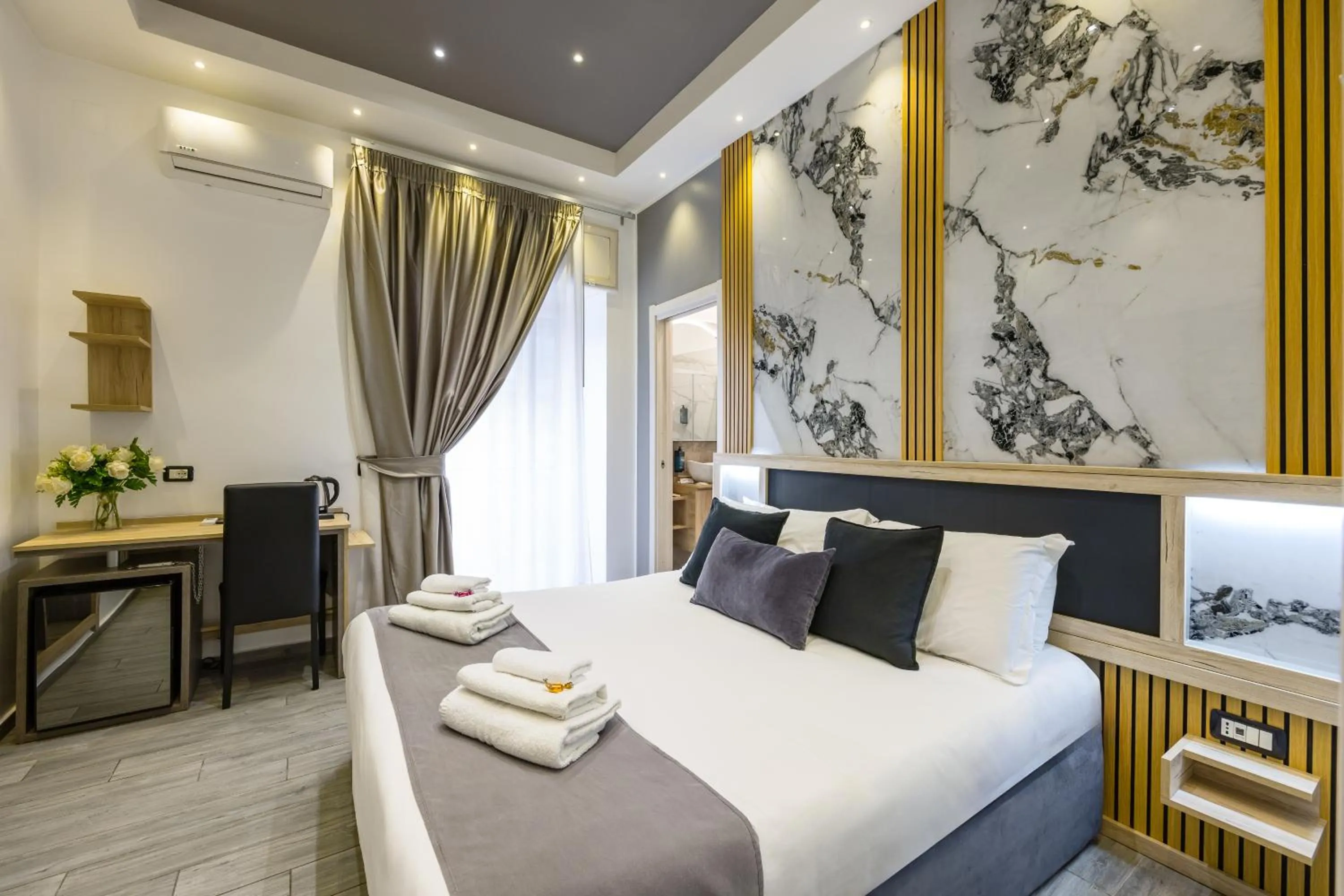 Bed in Hotel Bella Napoli