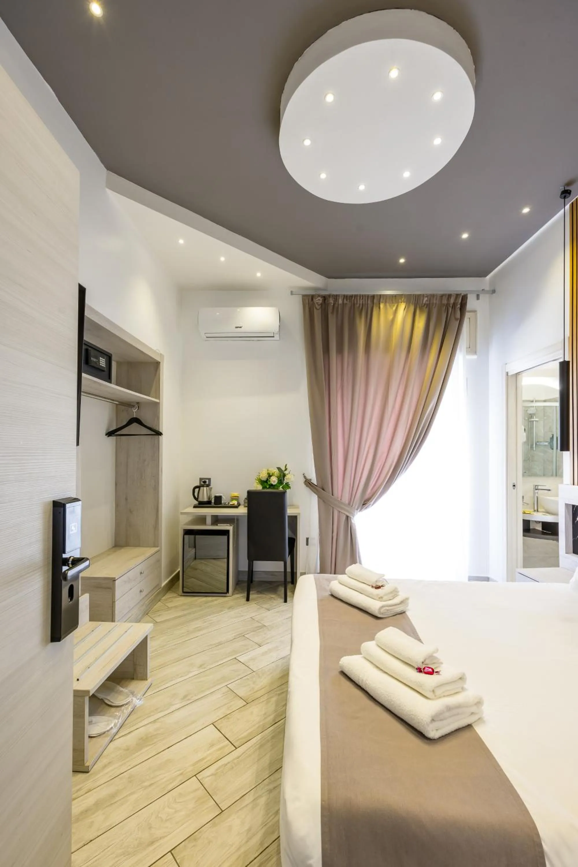 Bed in Hotel Bella Napoli