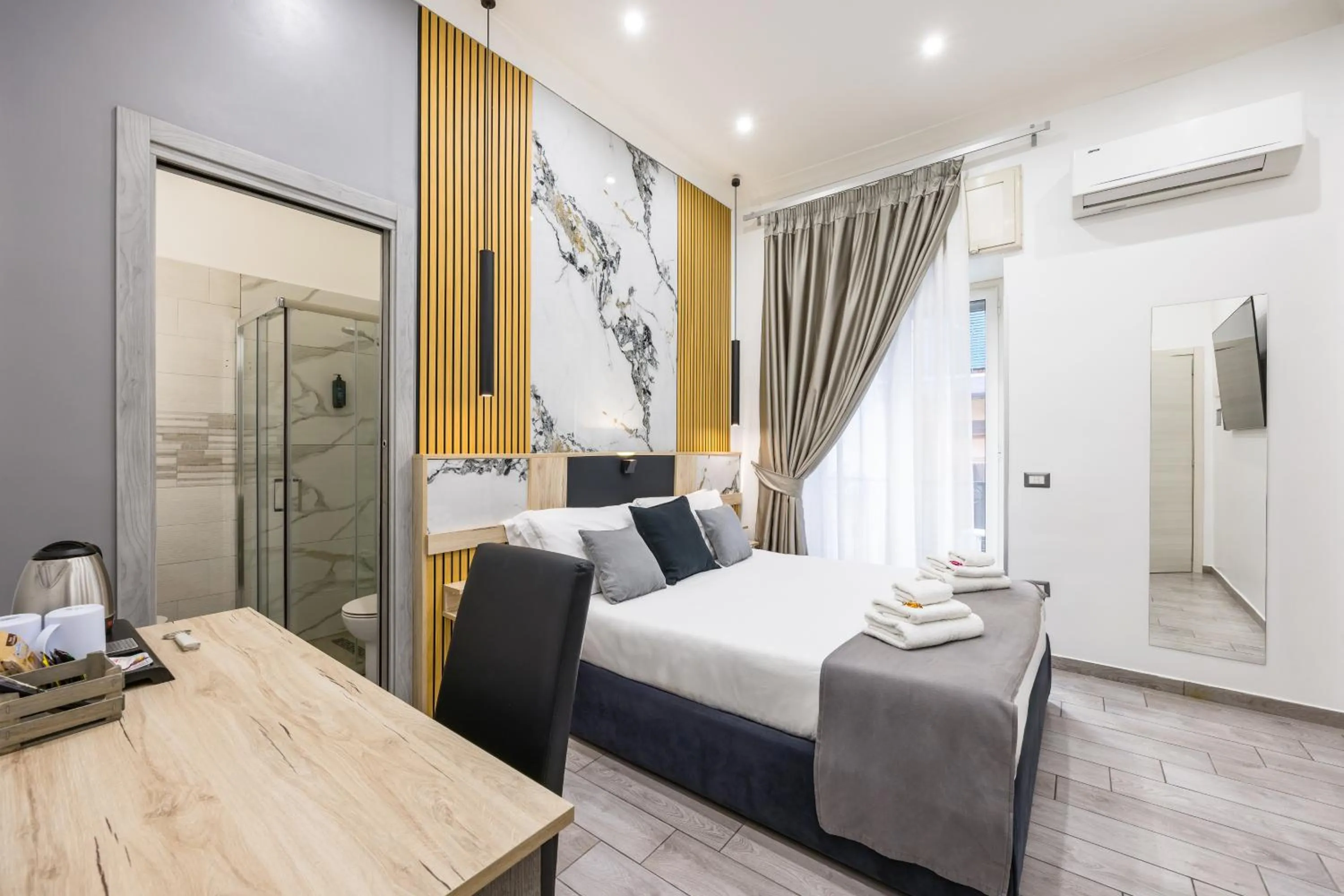 Bed in Hotel Bella Napoli