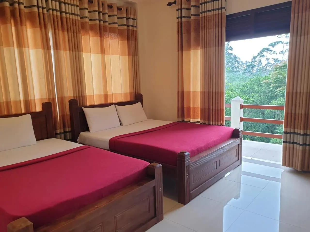 Bedroom, Bed in Delhousie Hotel