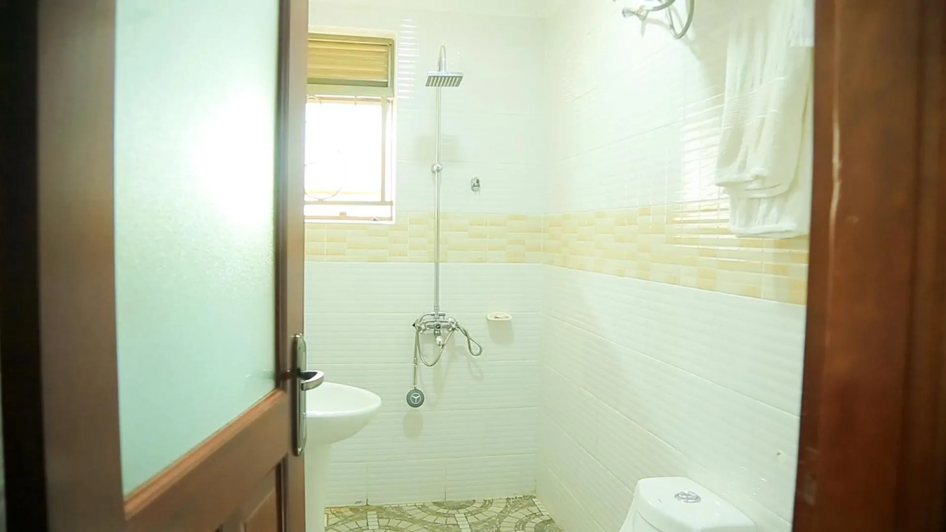 Bathroom in Triple Tee Gardens & Accomodation