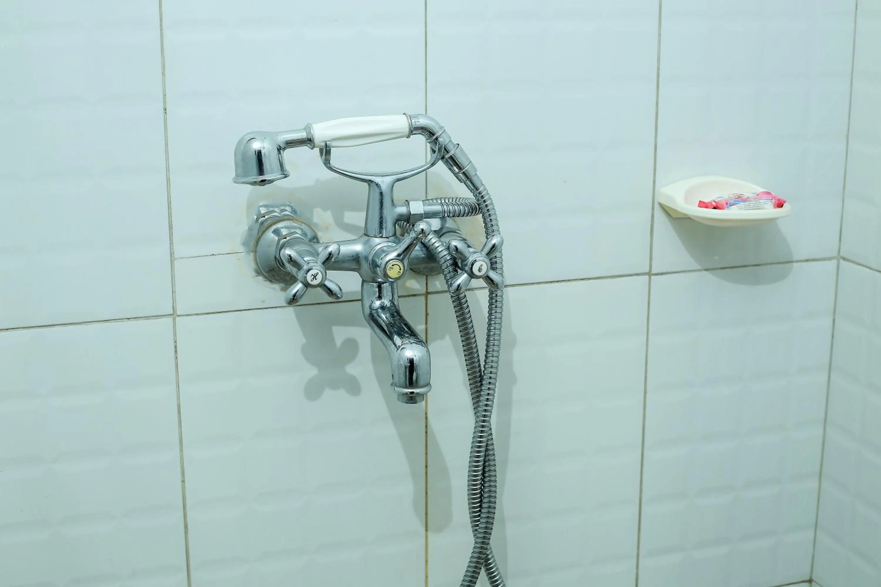 Shower in Triple Tee Gardens & Accomodation