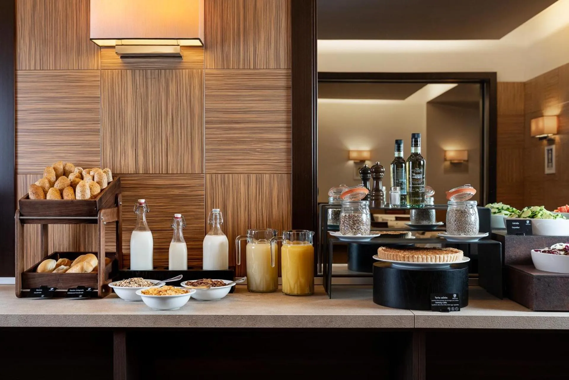 Restaurant/places to eat in Grand Hotel Adriatico