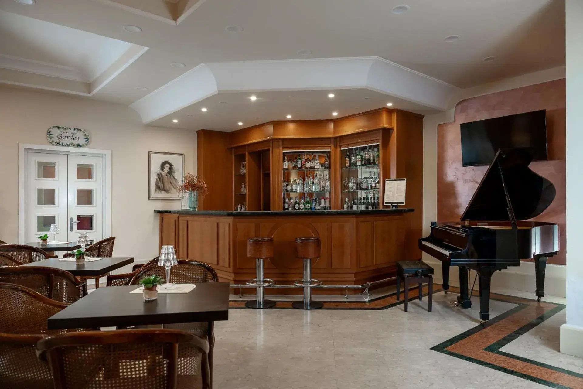 Lounge or bar in Grand Hotel Adriatico Lounge or bar in Grand Hotel Adriatico