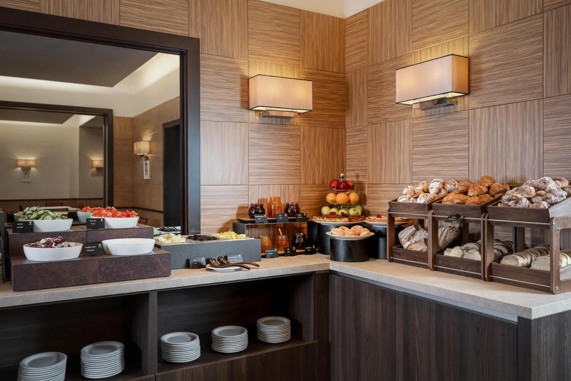 Restaurant/places to eat in Grand Hotel Adriatico