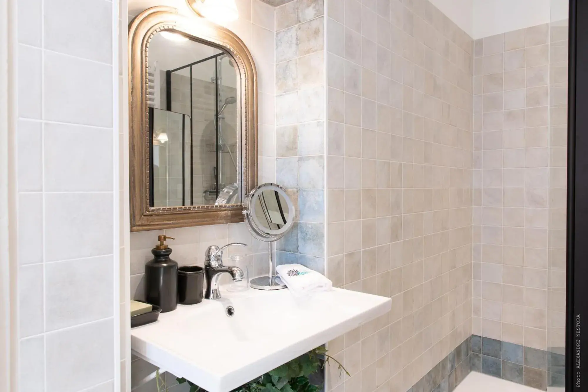 Deluxe Double or Twin Room in La Little Maison Deluxe Double or Twin Room in La Little Maison