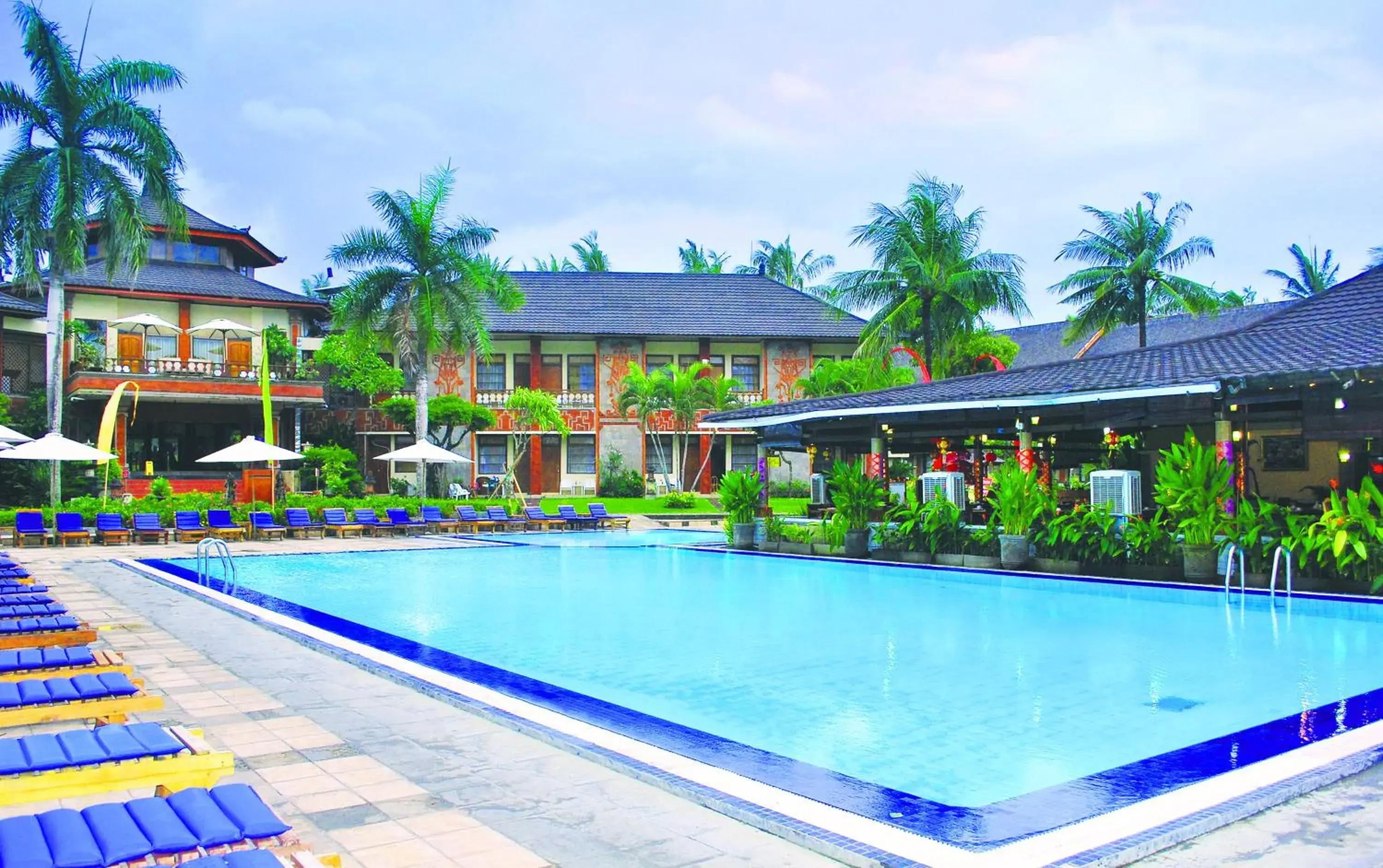 Swimming Pool in Club Bali Family Suites @ Legian Beach