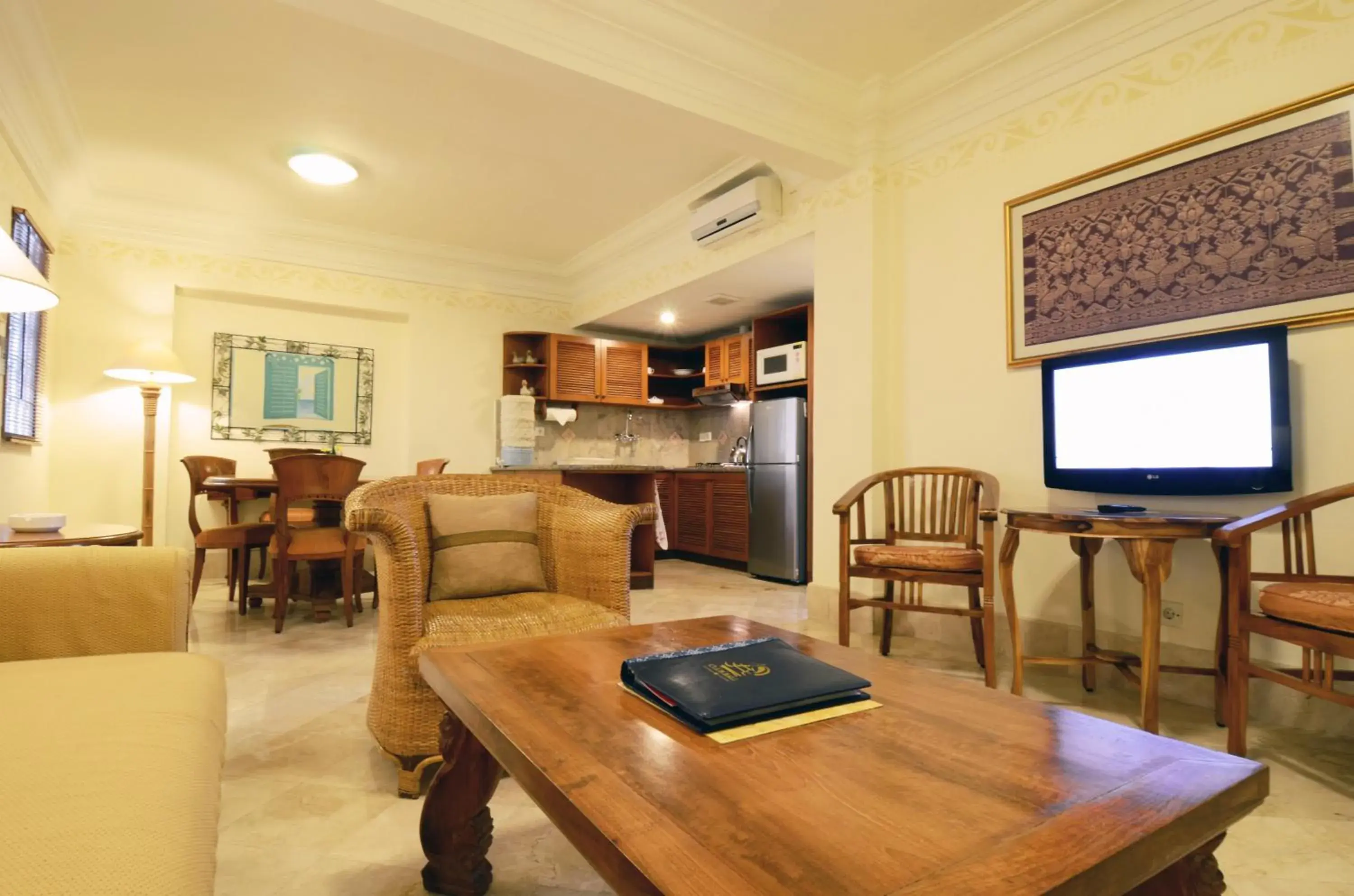 TV and multimedia, Seating Area in Club Bali Family Suites @ Legian Beach