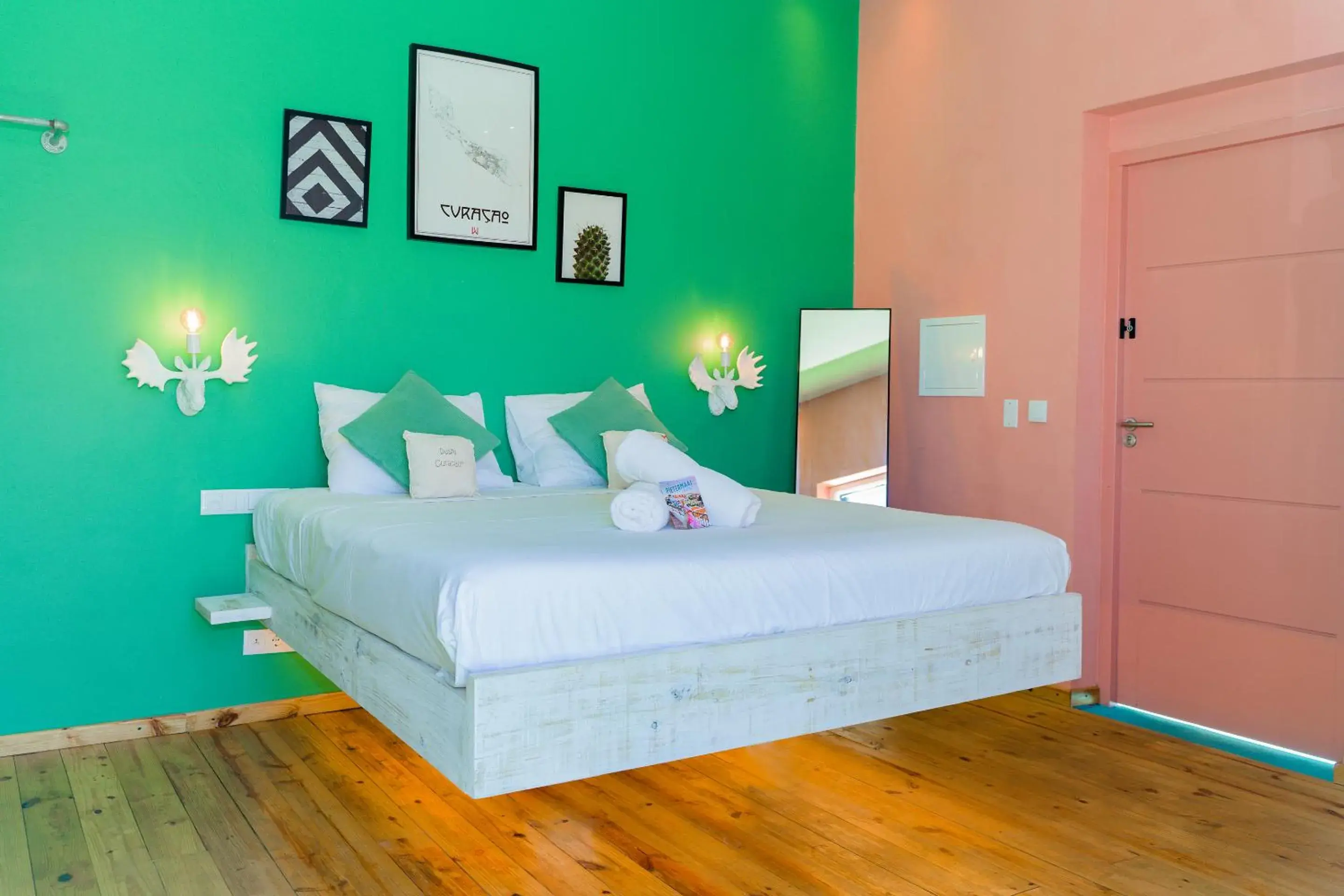 Deluxe King Room in Wynwood Boutique Hotel Deluxe King Room in Wynwood Boutique Hotel