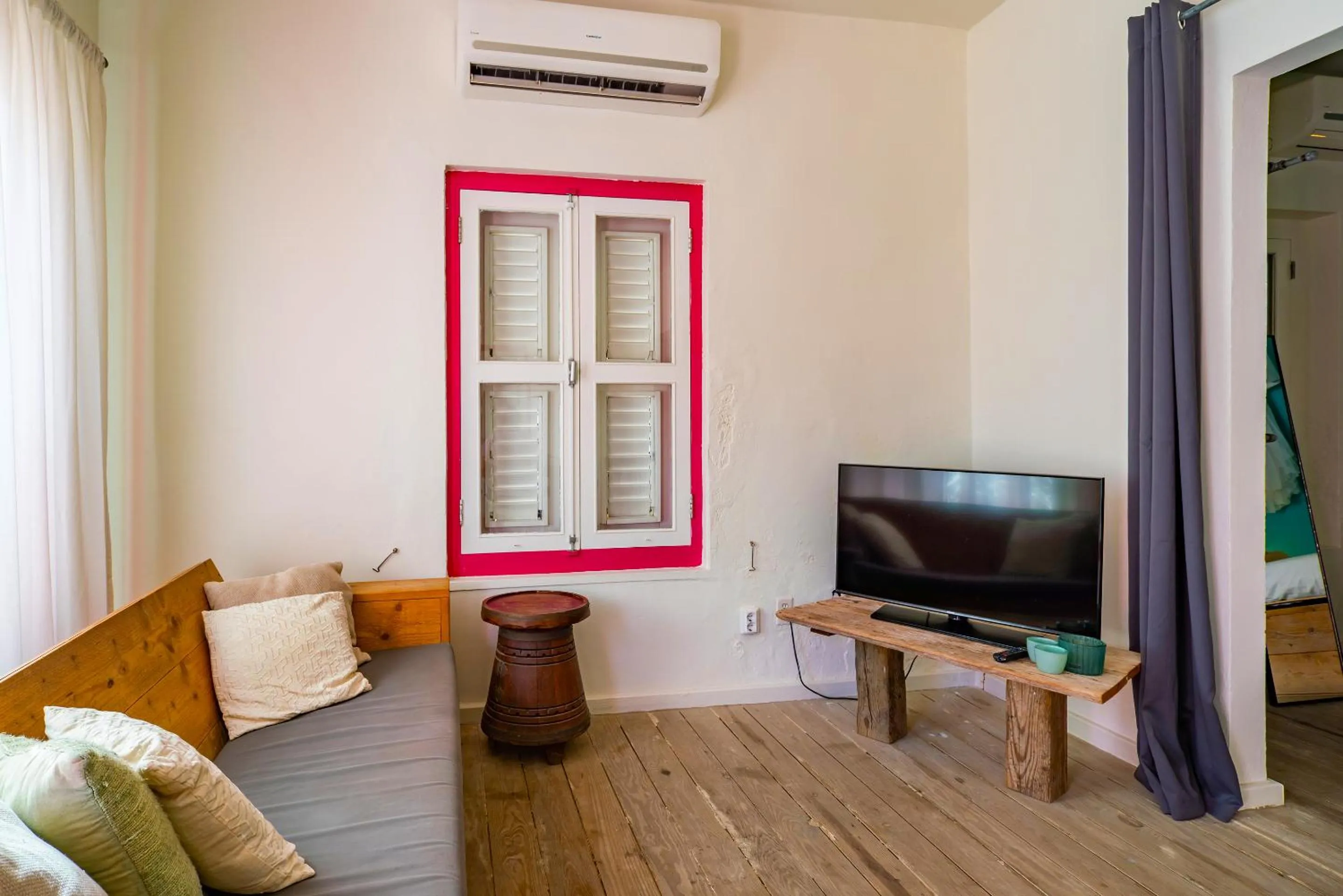 TV and multimedia in Wynwood Boutique Hotel