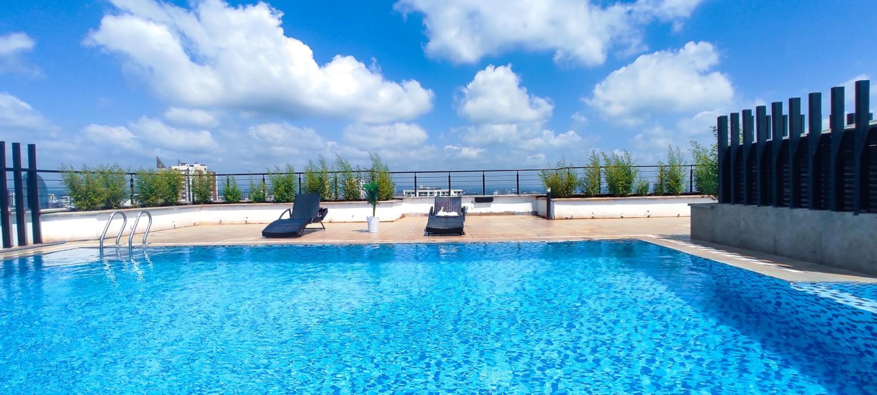 Patio in Dukes Suites